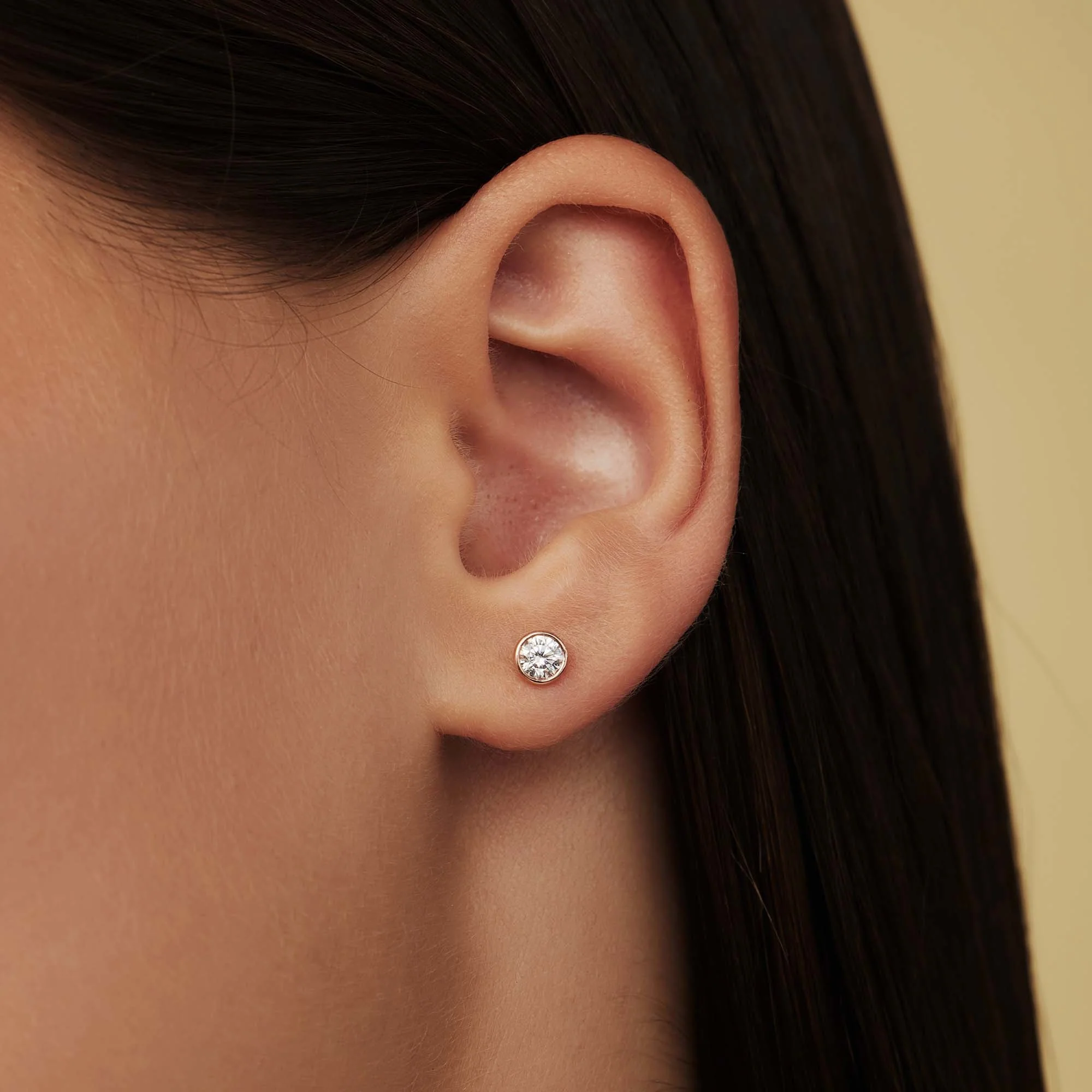La Concorde Juliette 14 karat rose gold ear studs with zirconia stone - Image 2