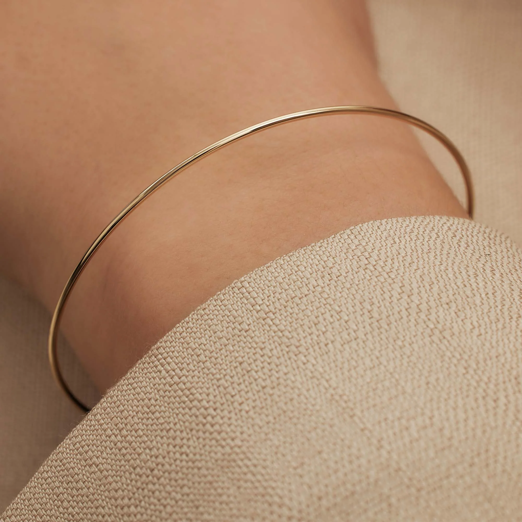 Cour d'Honneur Adora 14 karat gold bangle - Image 3