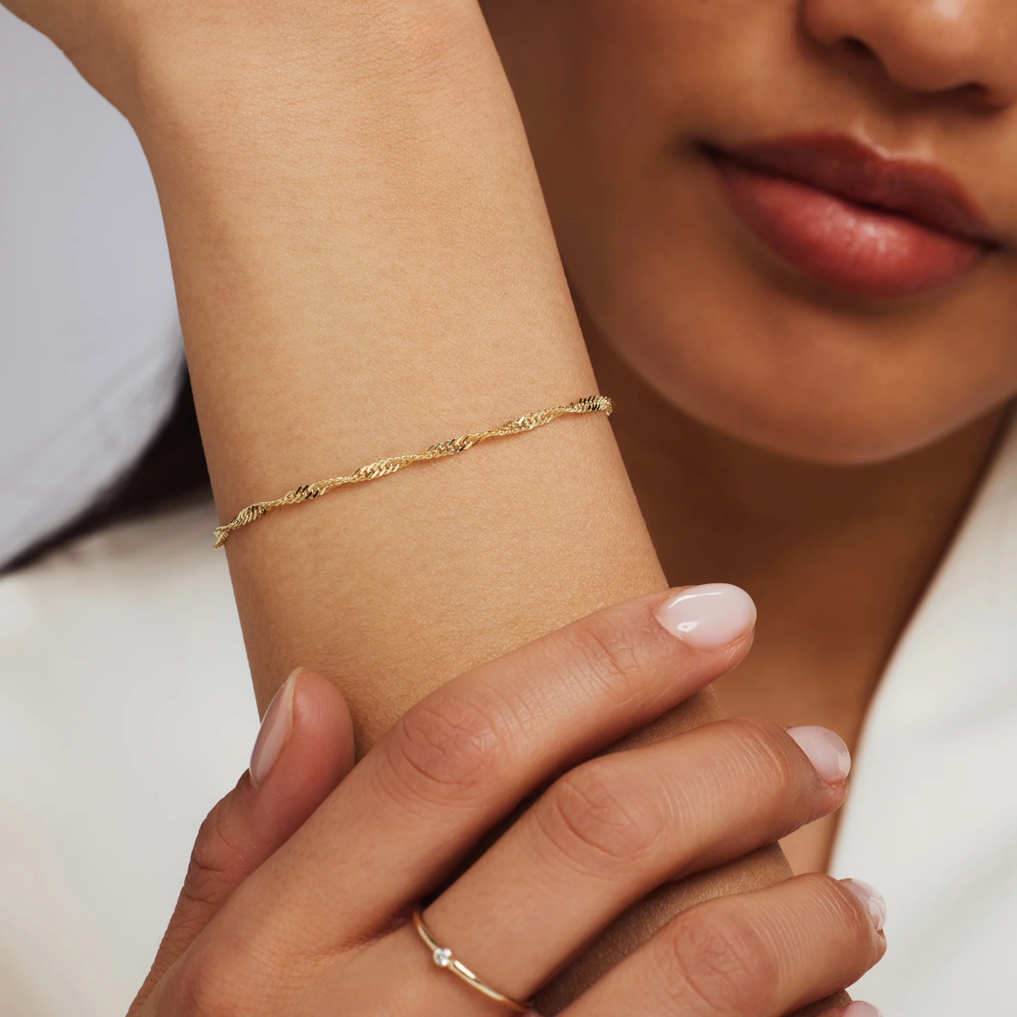 Rivoli Lilou 14 karat gold bracelet with twist - Image 3