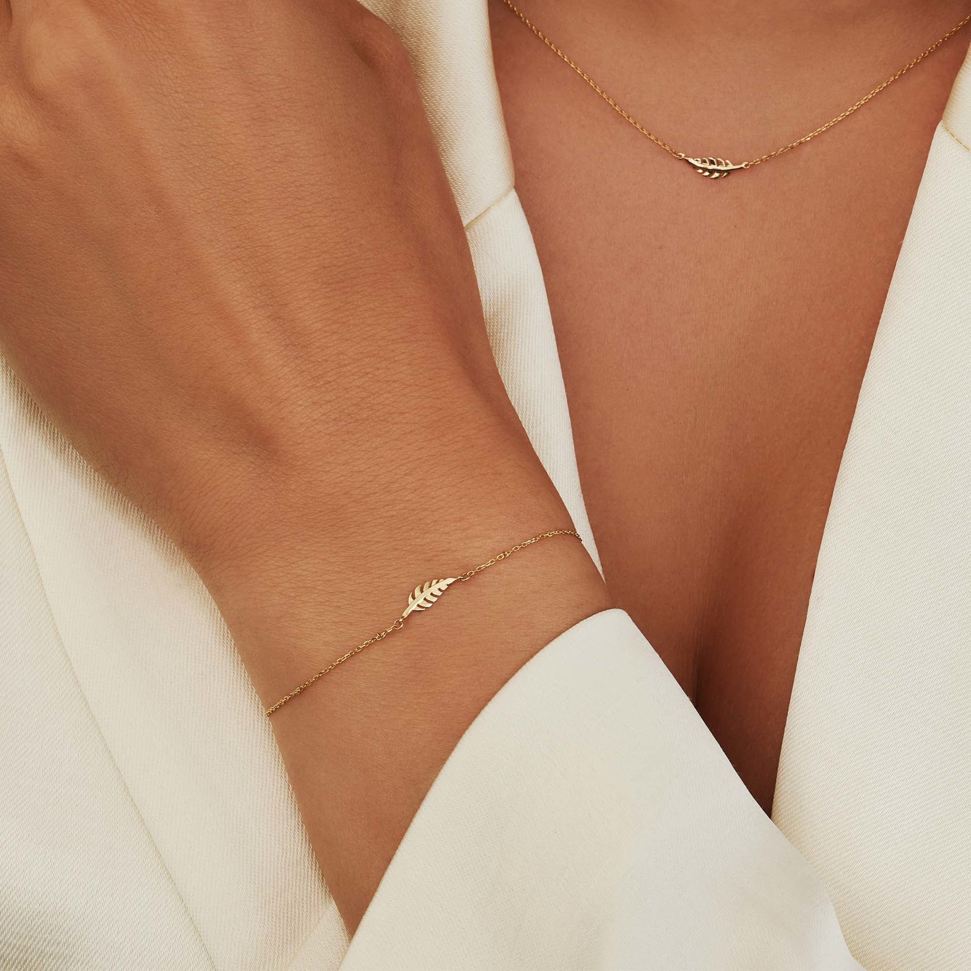 Monceau Giselle 14 karat gold bracelet with feather - Image 4