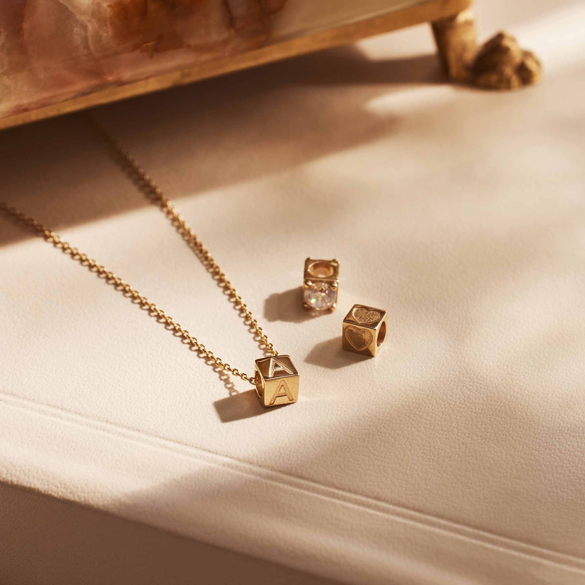 Le Marais Felie 14 karat gold cube charm with heart - Image 5