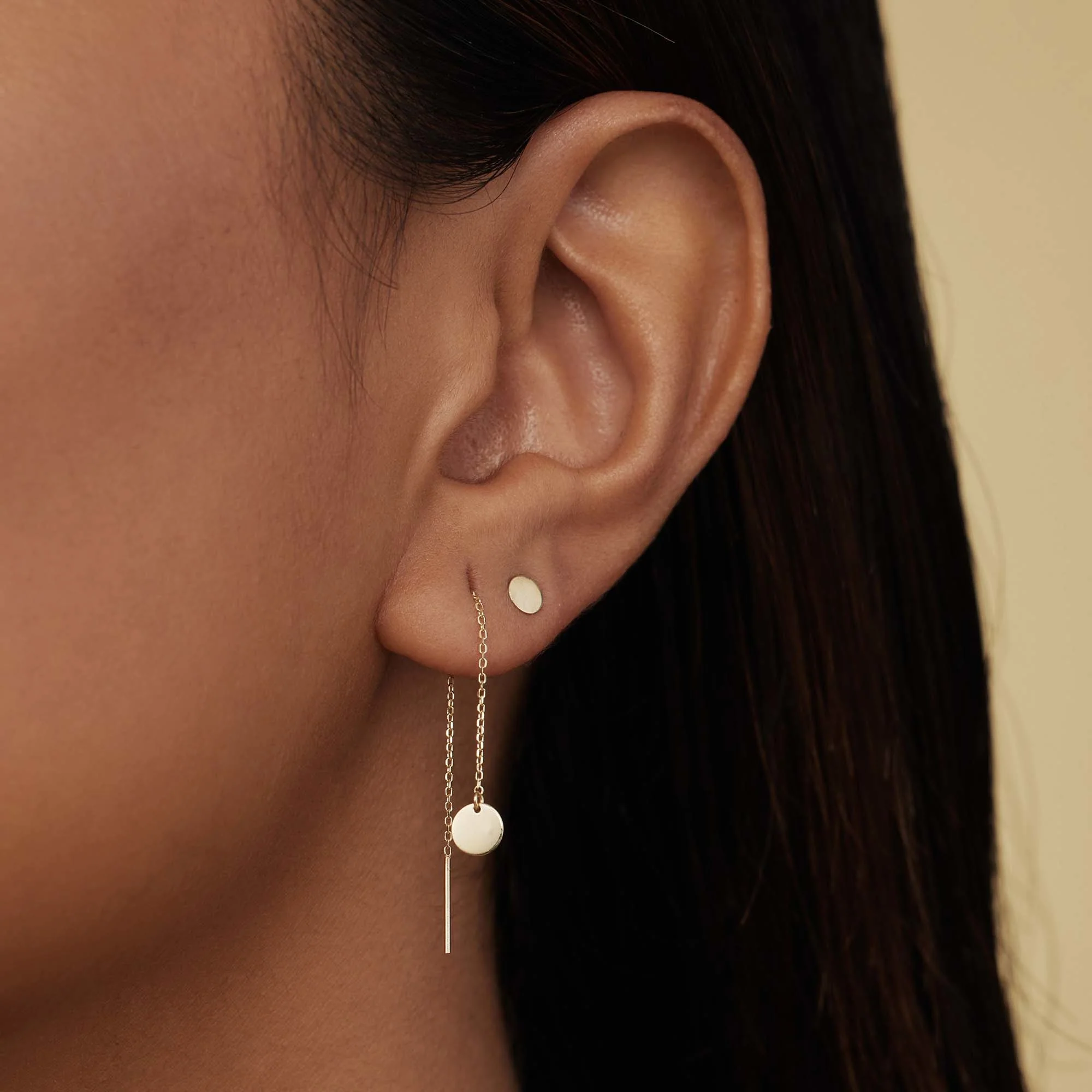 Le Marais Jeanne 14 karat gold pull through earrings with coin - Image 3