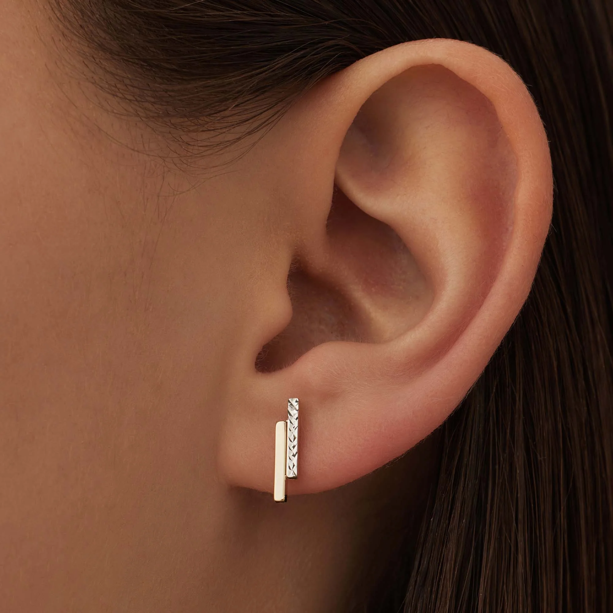 Le Marais Alice 14 karat gold ear studs with diamond cut - Image 2