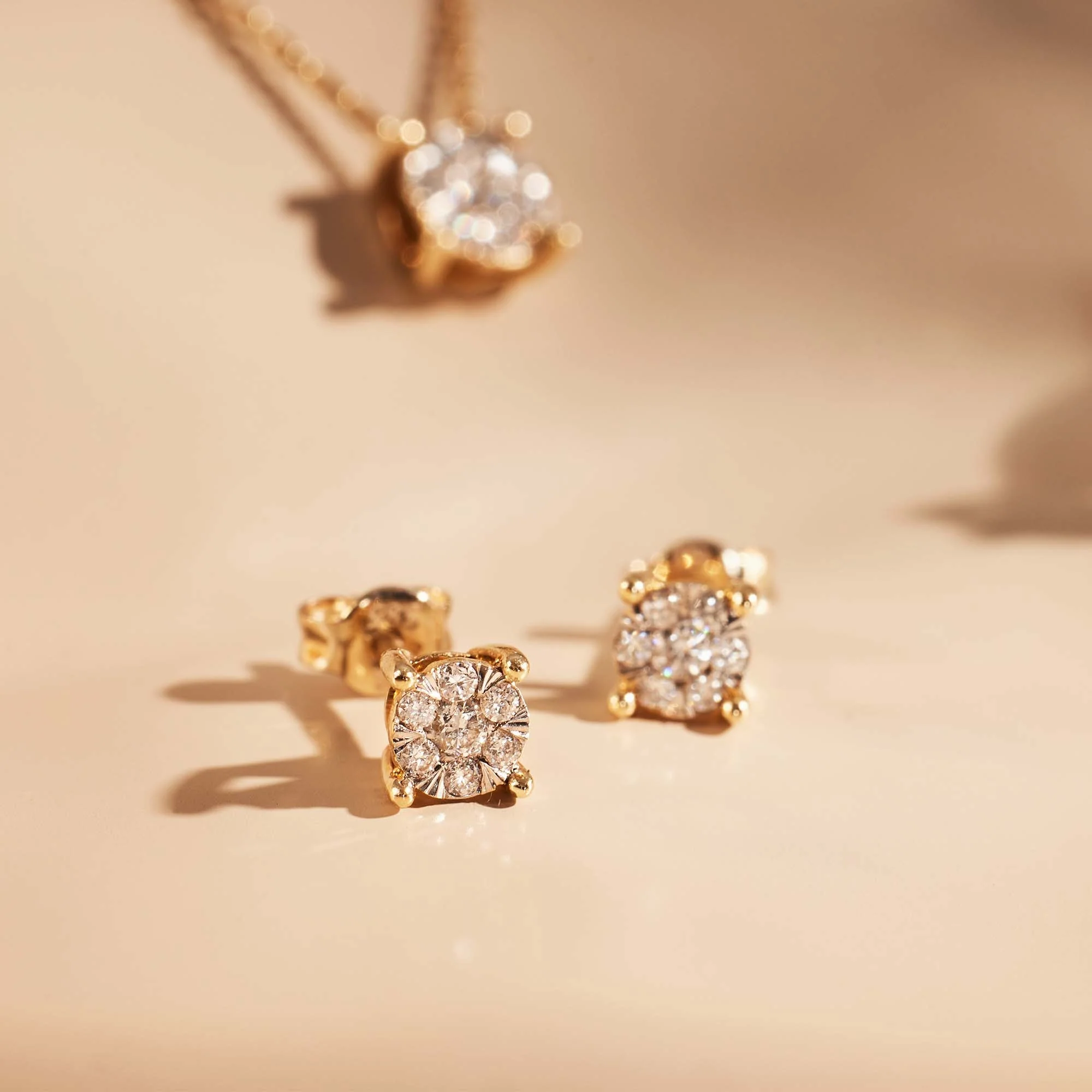 De la Paix Hanaé 14 karat gold stud ear studs with diamond 0.16 carat - Image 4