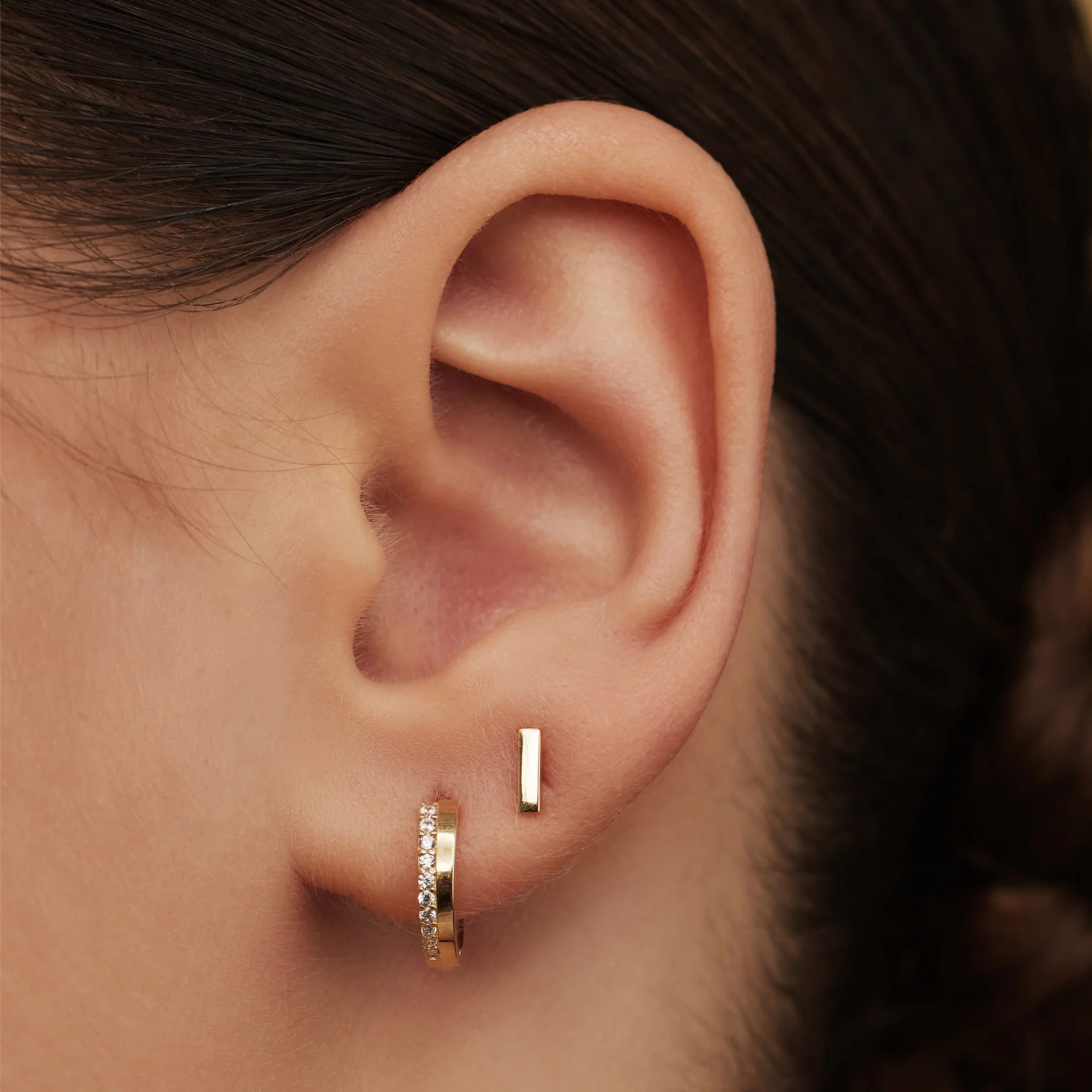 Cadeau d'Isabel 14 karat gold earring set with zirconia stones - Image 2