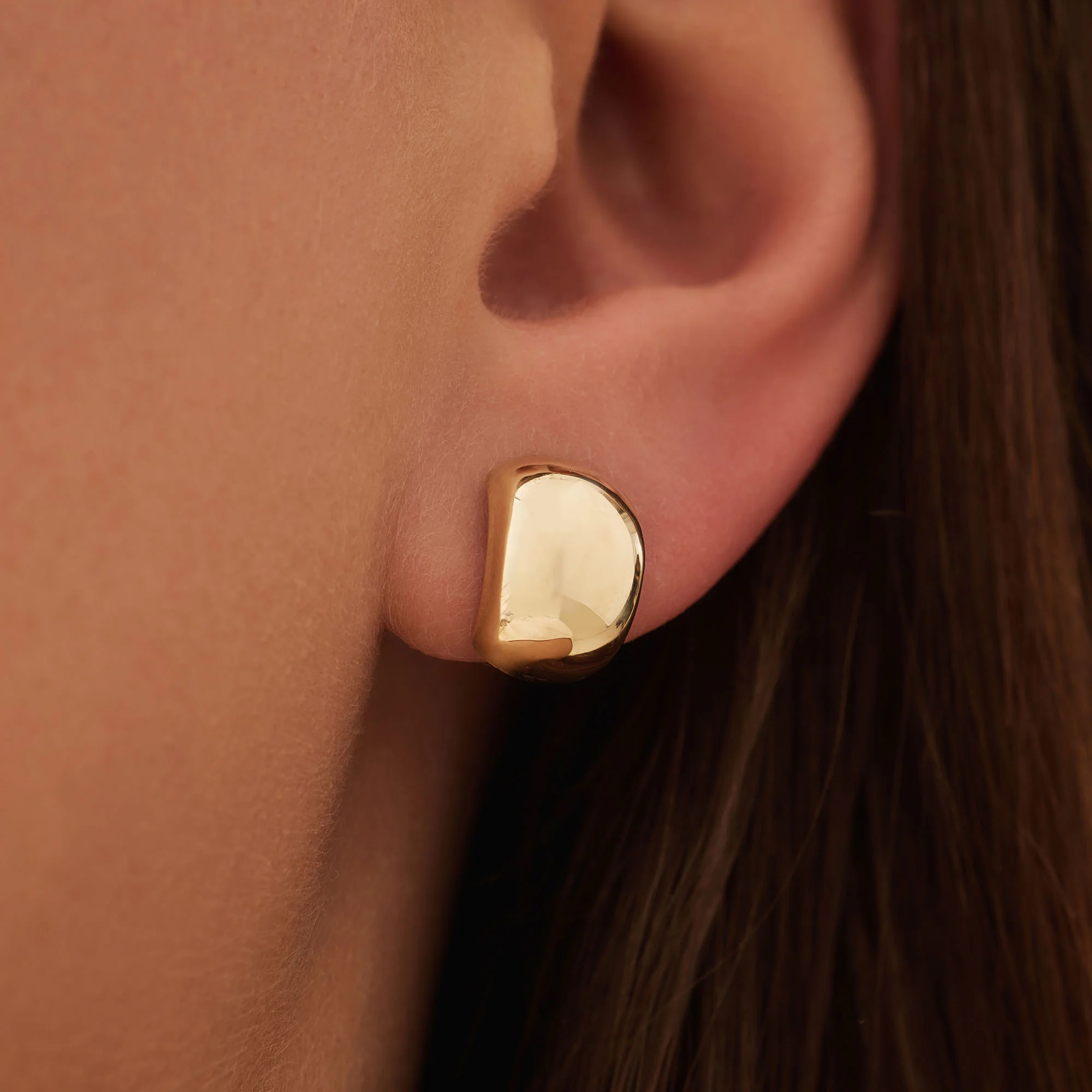 Rivoli Morgane 14 karat gold half hoop earrings - Image 3