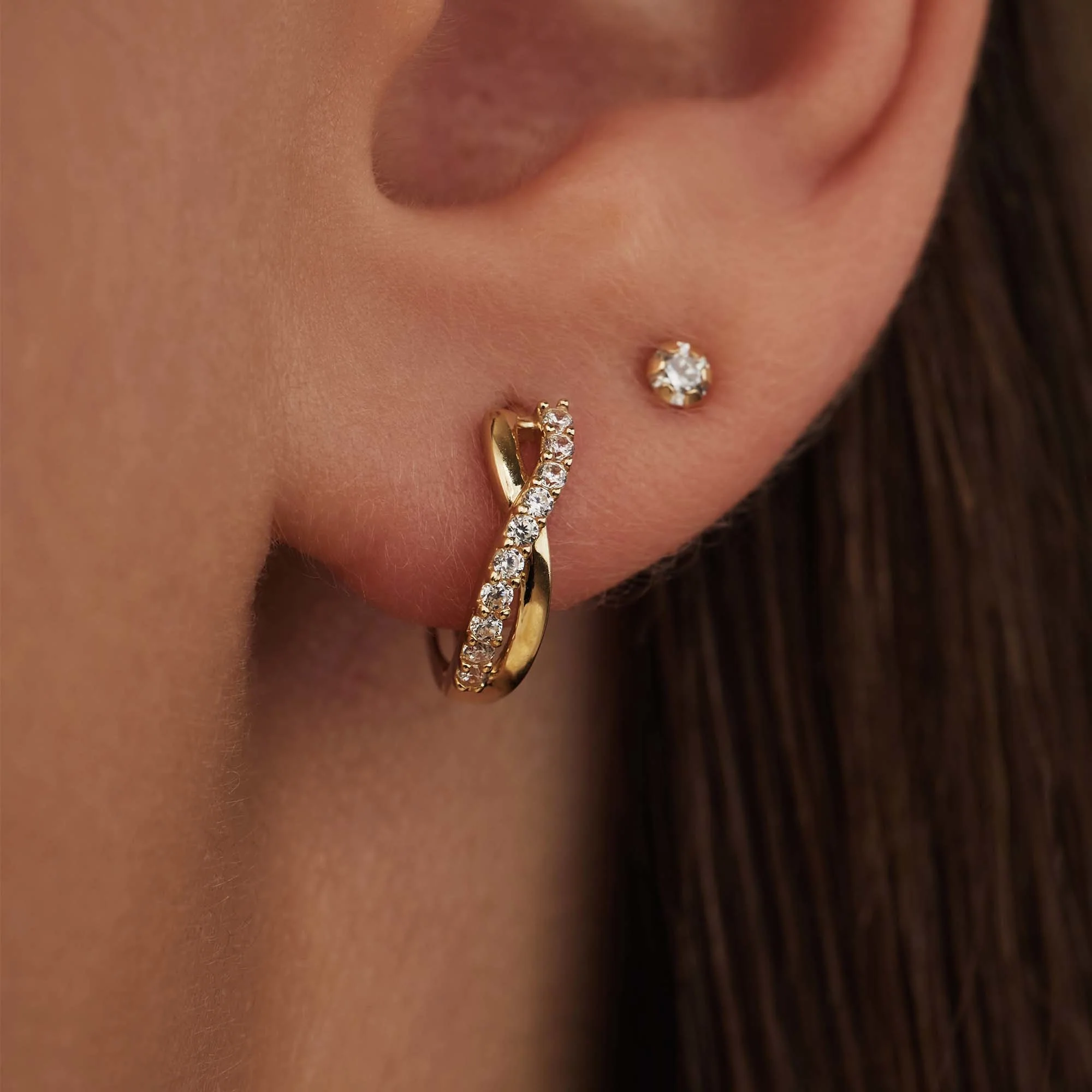 Rivoli Esmée 14 karat gold hoop earrings with zirconia stones - Image 3
