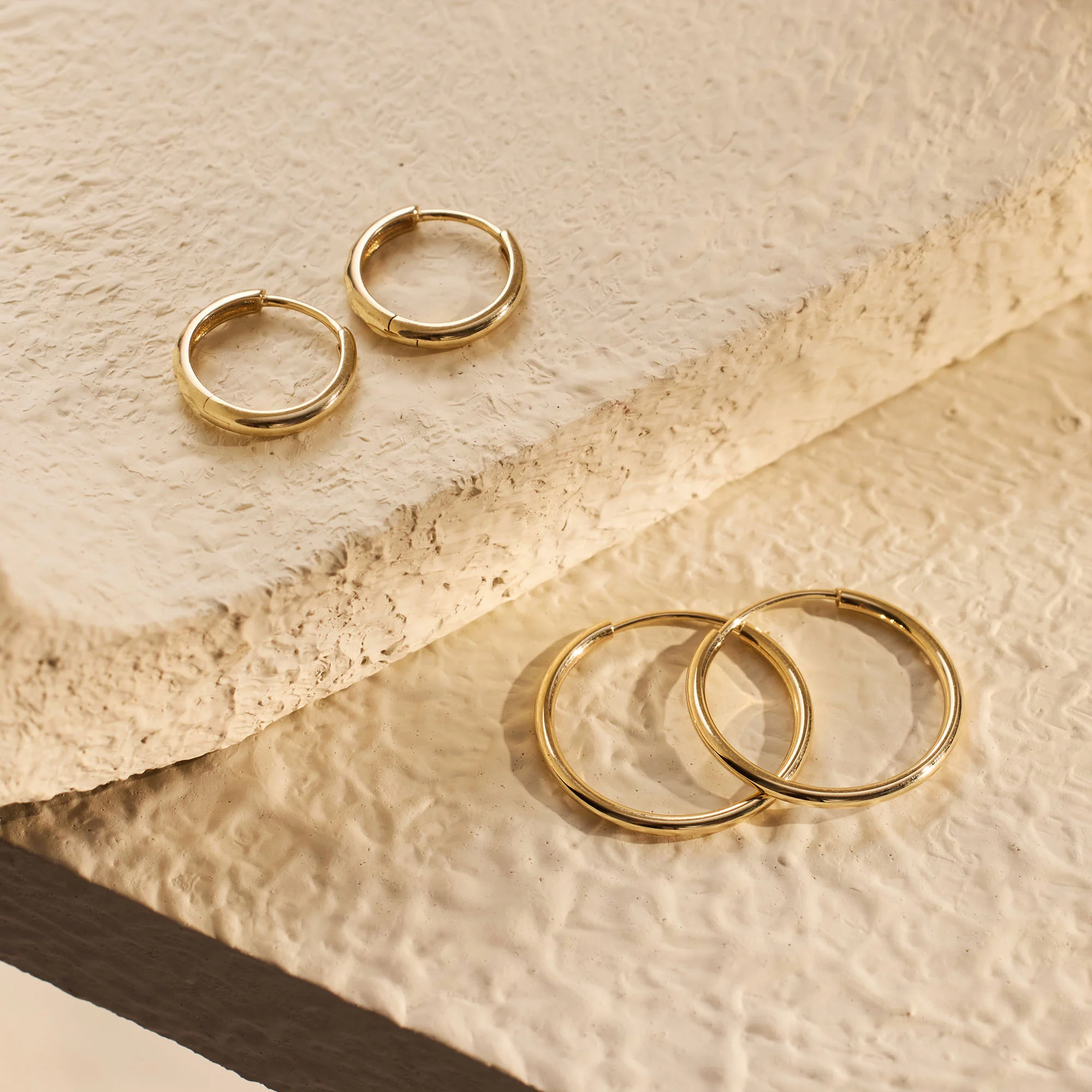 Rivoli Morgane 14 karat gold hoop earrings (12 mm) - Image 5