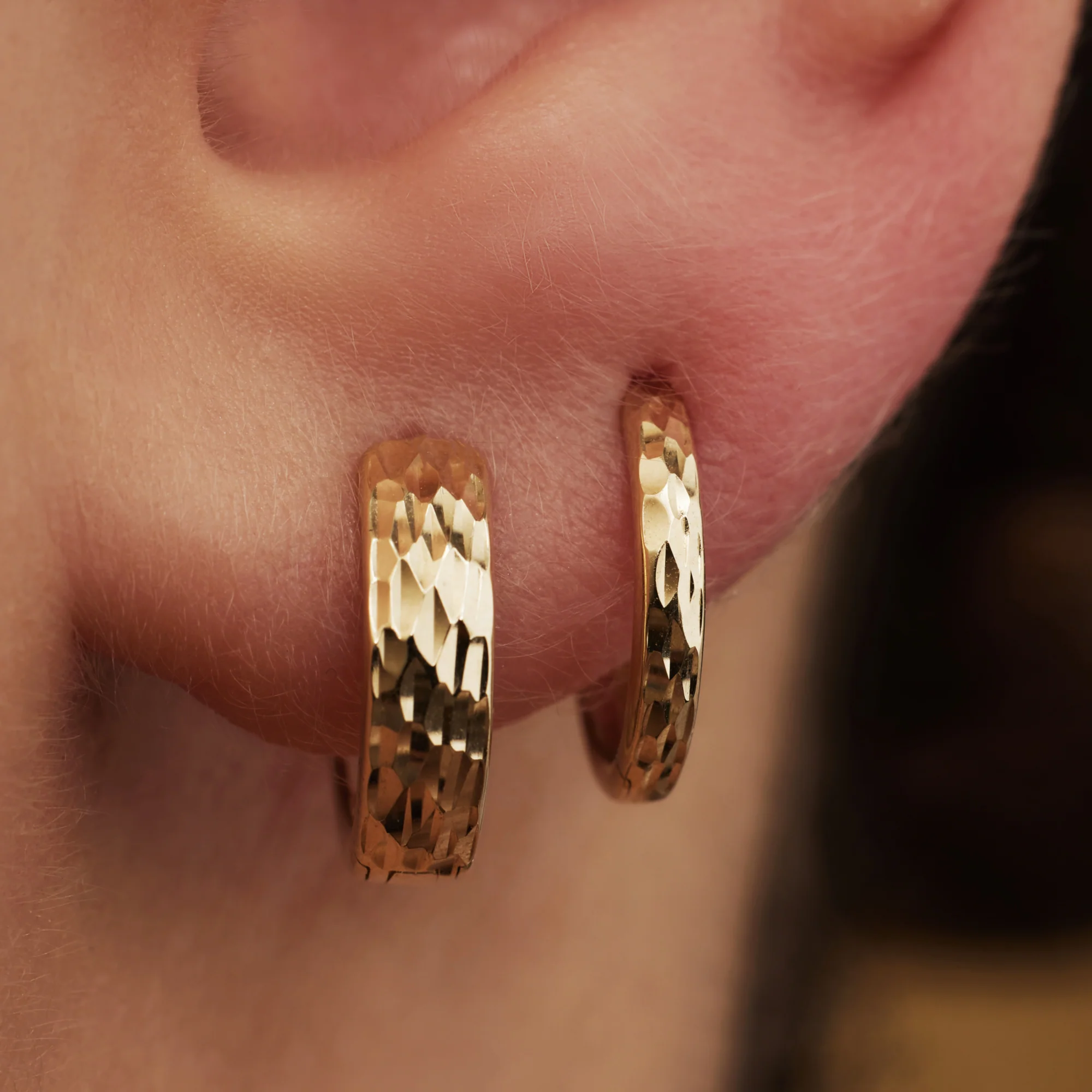 Rivoli Laura 14 karat gold hoop earrings with diamond cut - Image 4