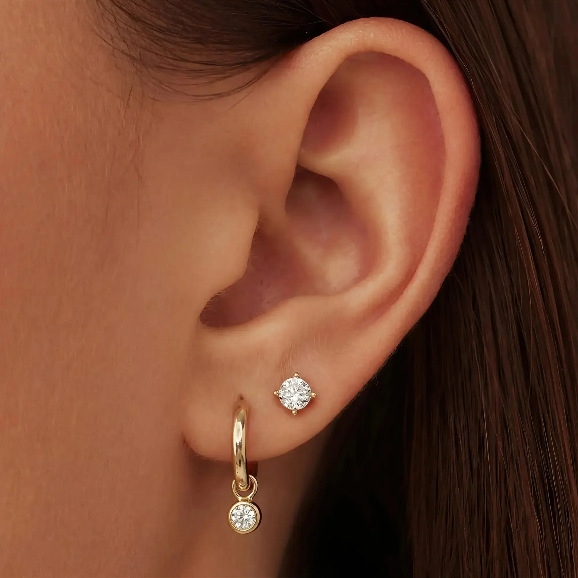 Rivoli Aélys 14 karat gold hoop earrings with zirconia stone - Image 2