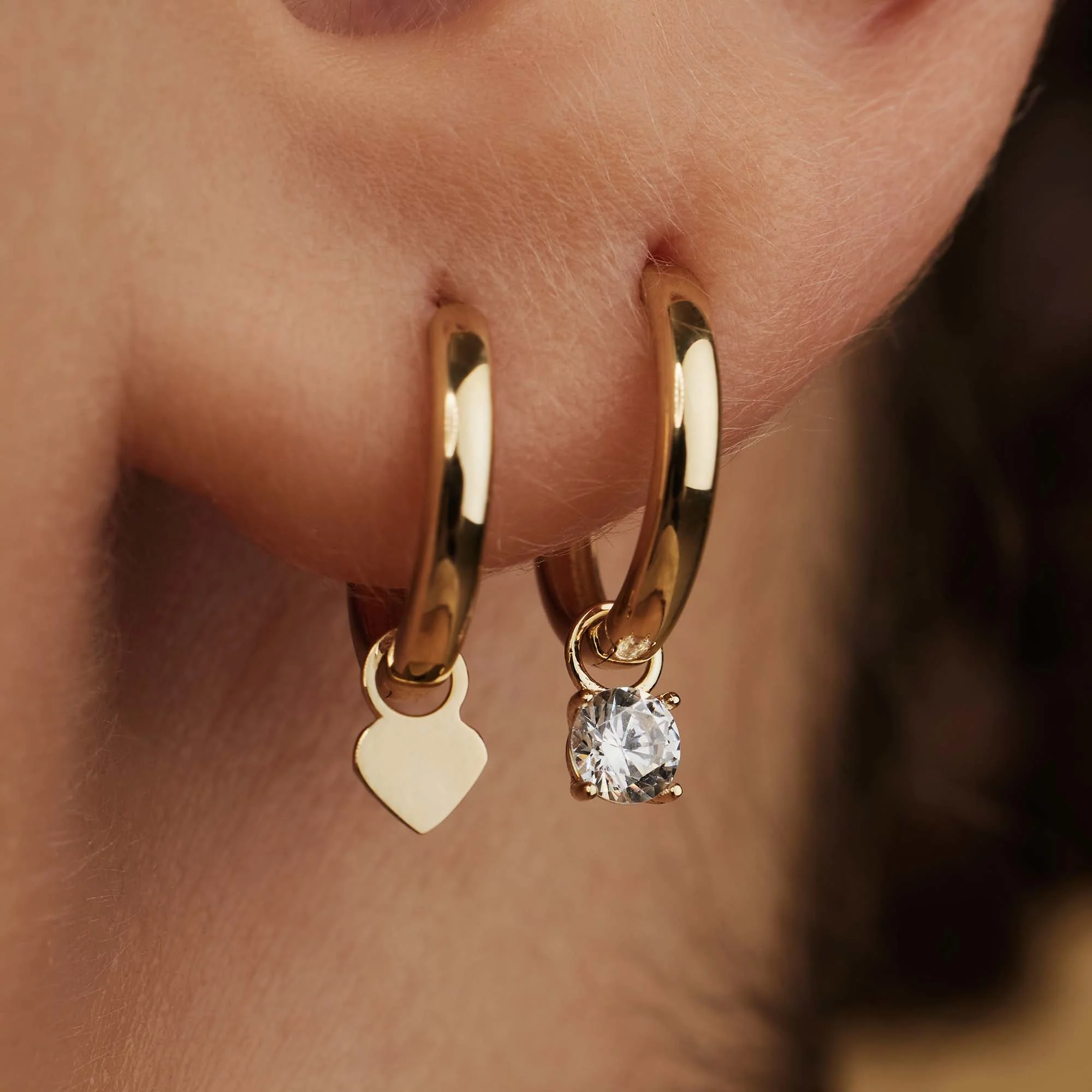 Le Marais Ophélie 14 karat gold hoop earrings with zirconia stone - Image 4