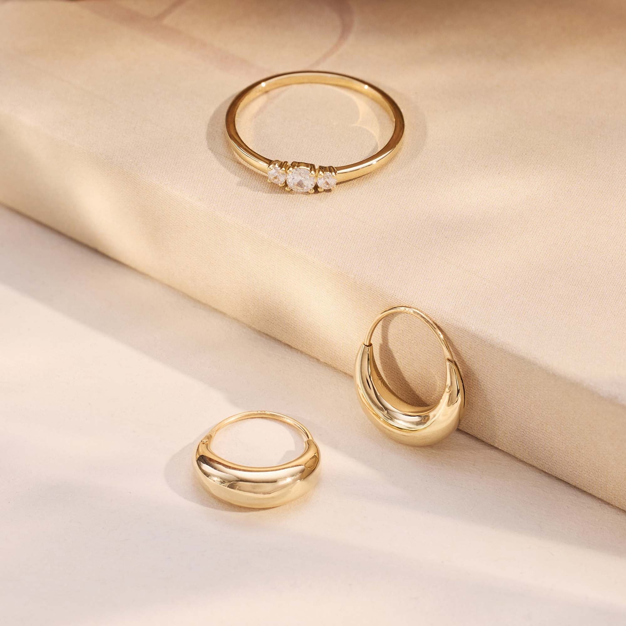 Rivoli Maryn 14 karat gold hoop earrings - Image 4