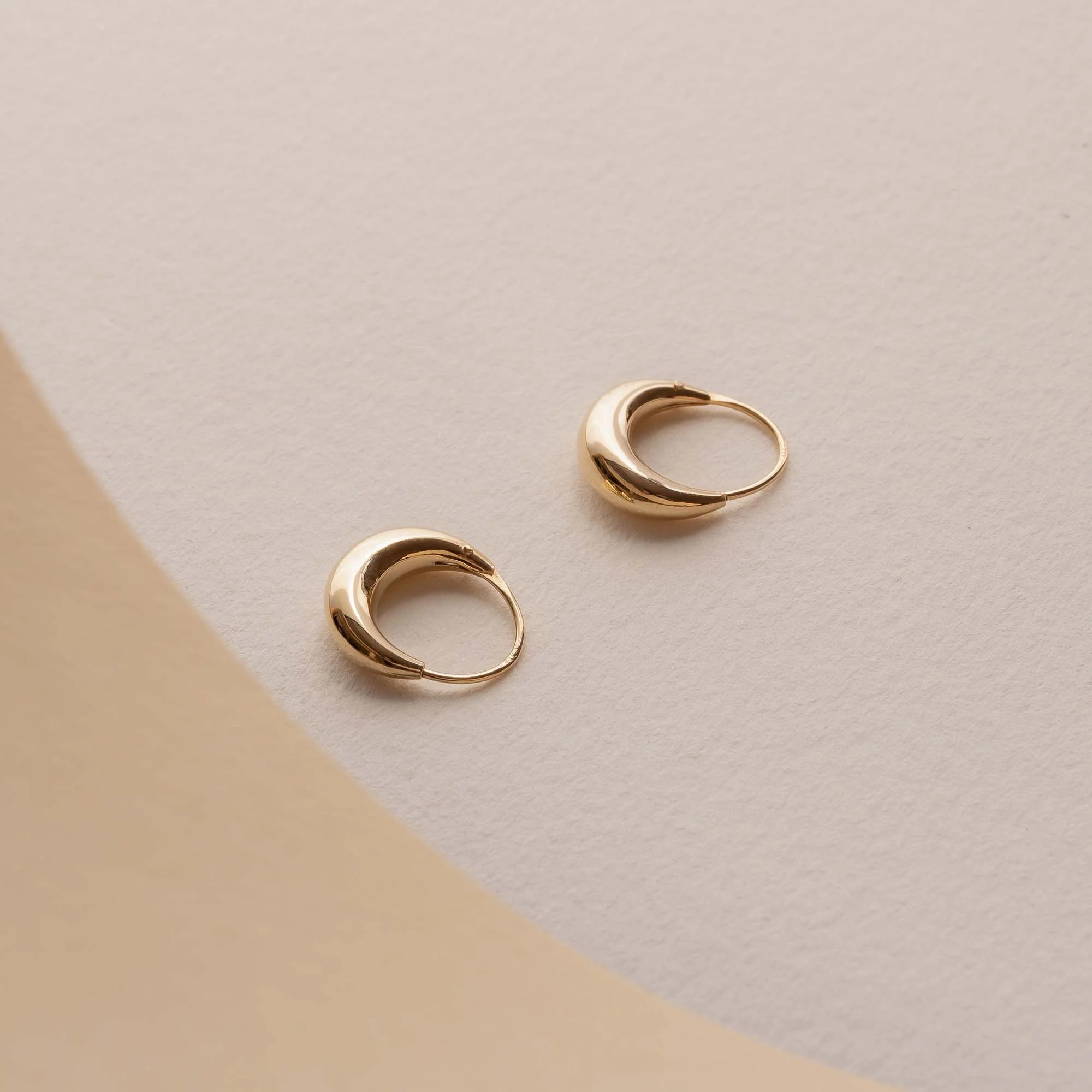 Rivoli Maryn 14 karat gold hoop earrings - Image 7