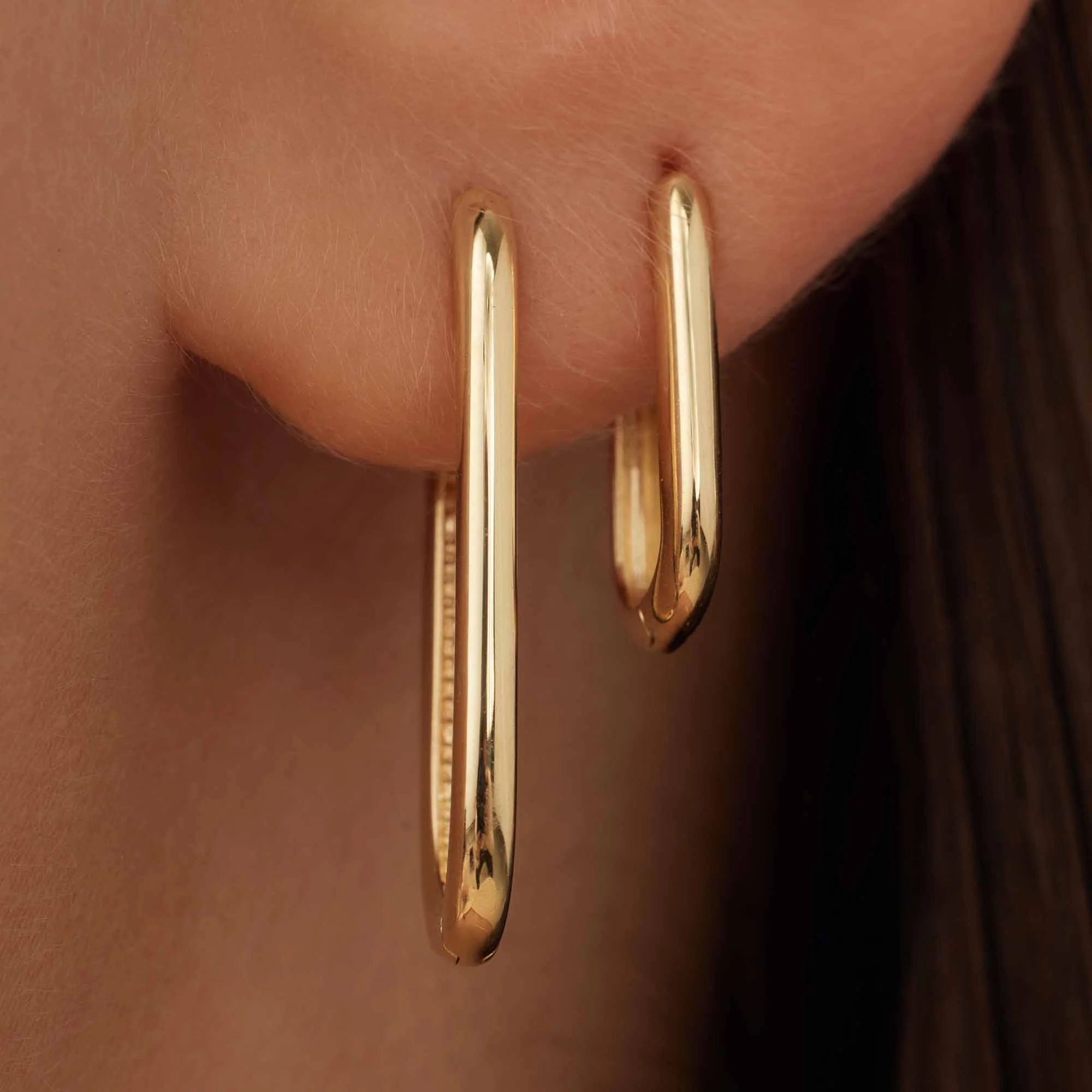 Rivoli Aimée 14 karat gold hoop earrings - Image 3