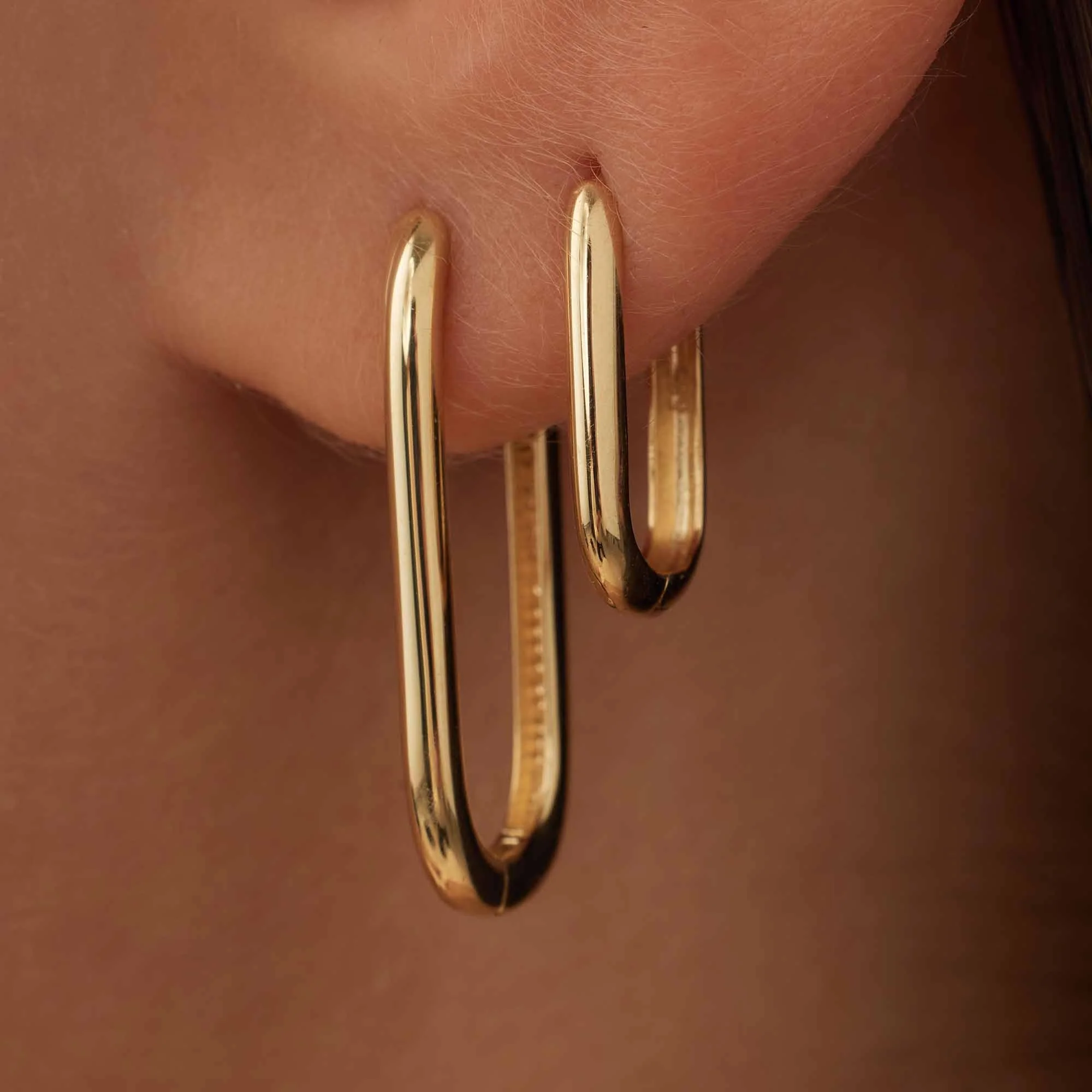 Rivoli Aimée 14 karat gold hoop earrings - Image 3