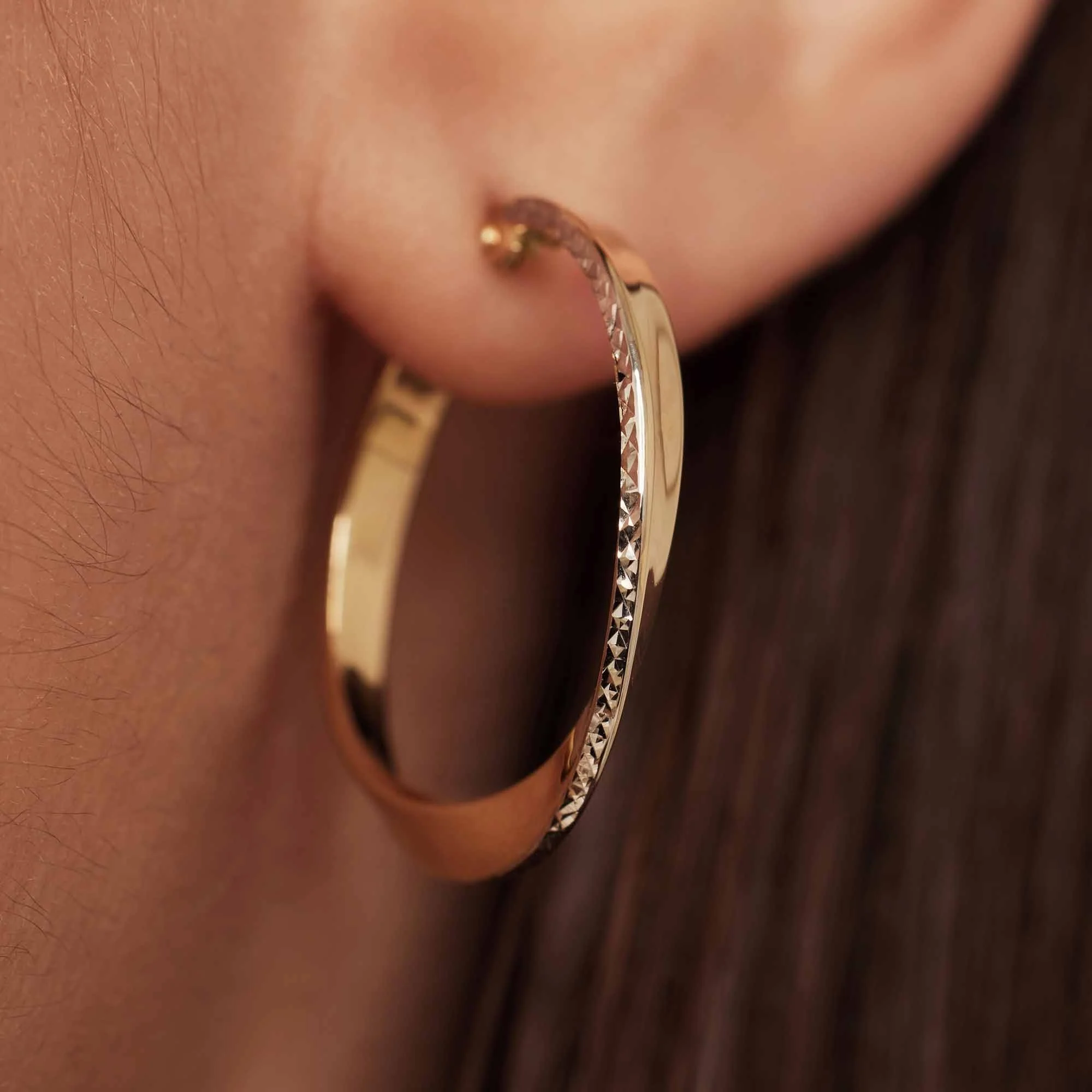 Rivoli Laura 14 karat gold hoop earrings with diamond cut (24 mm) - Image 3