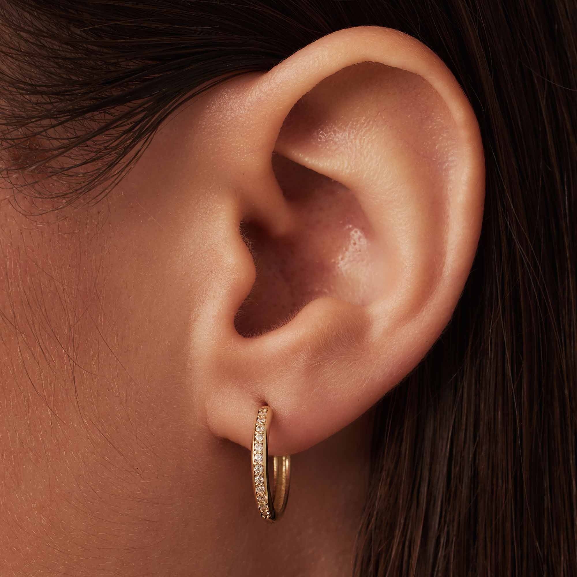 Le Marais Merle 14 karat gold hoop earrings with zirconia (15 mm) - Image 2
