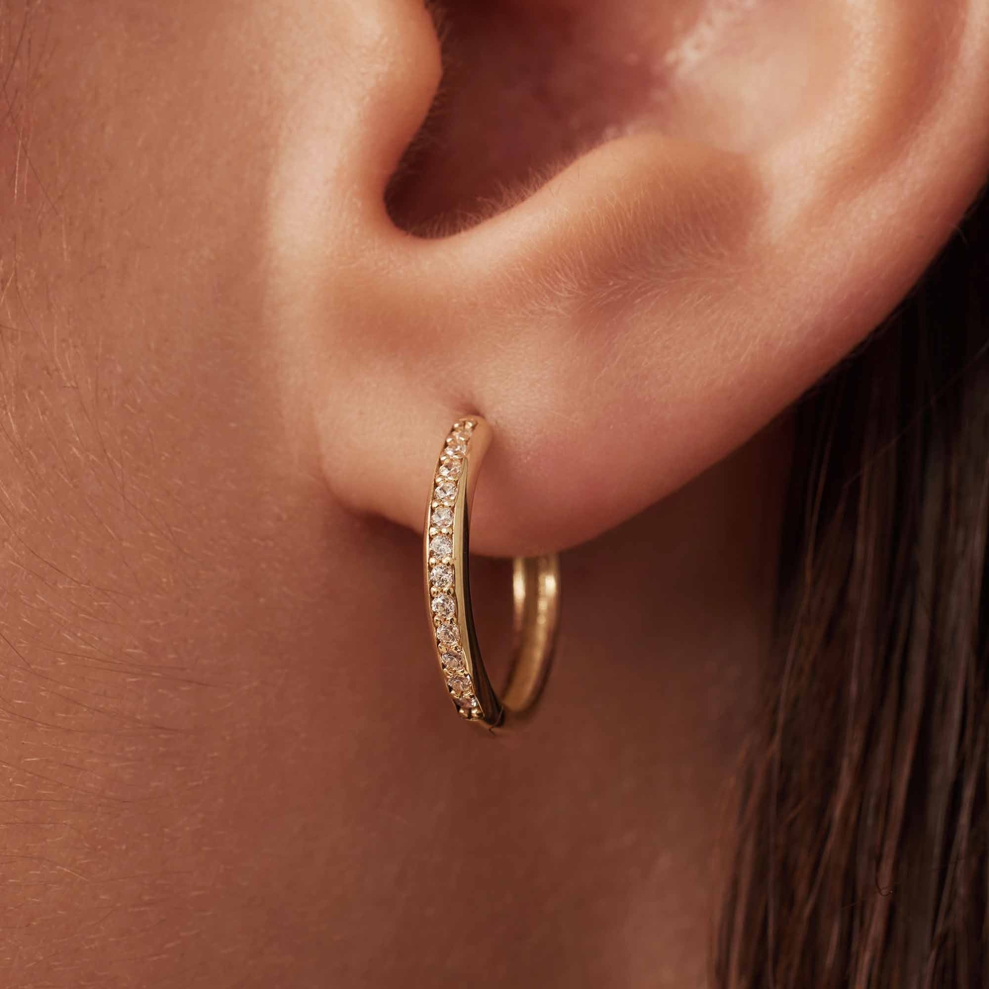 Le Marais Merle 14 karat gold hoop earrings with zirconia (15 mm) - Image 3