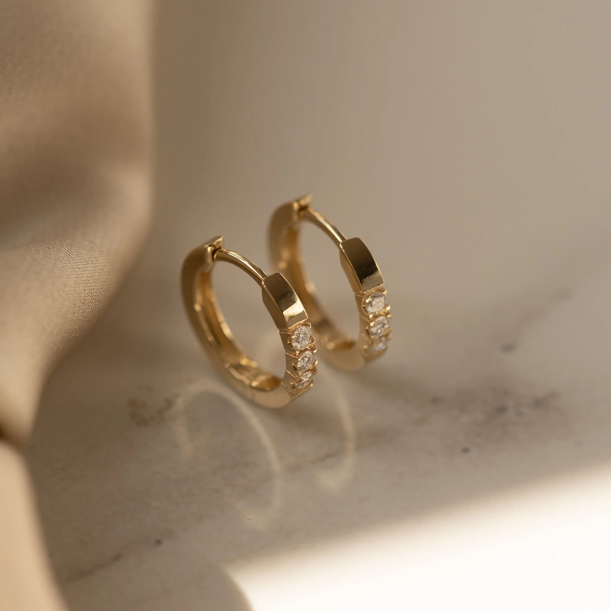 De la Paix Madeline 14 karat gold hoop earrings with diamond 0.15 ct - Image 5
