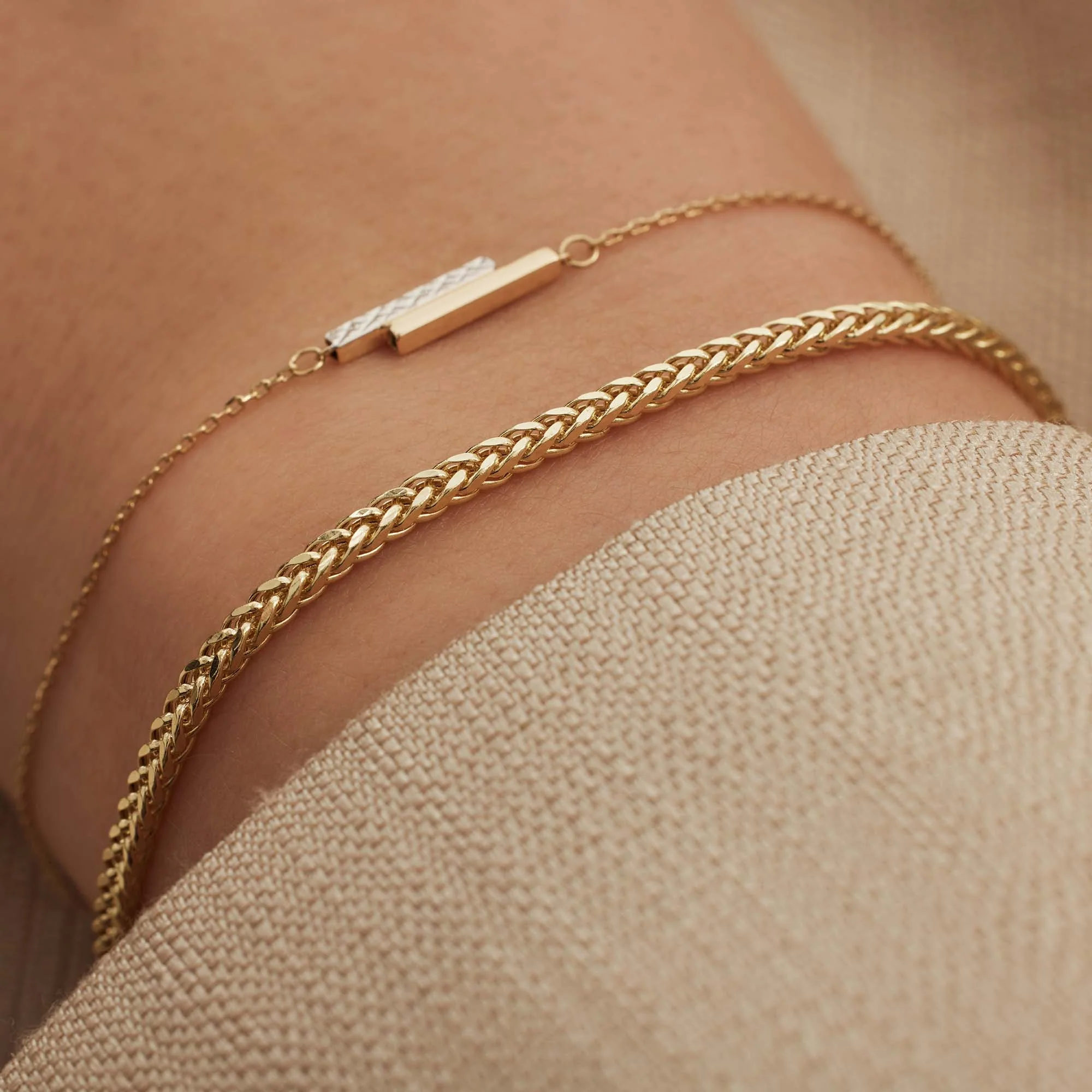 Aidee Sharla 14 karat gold link bracelet - Image 3
