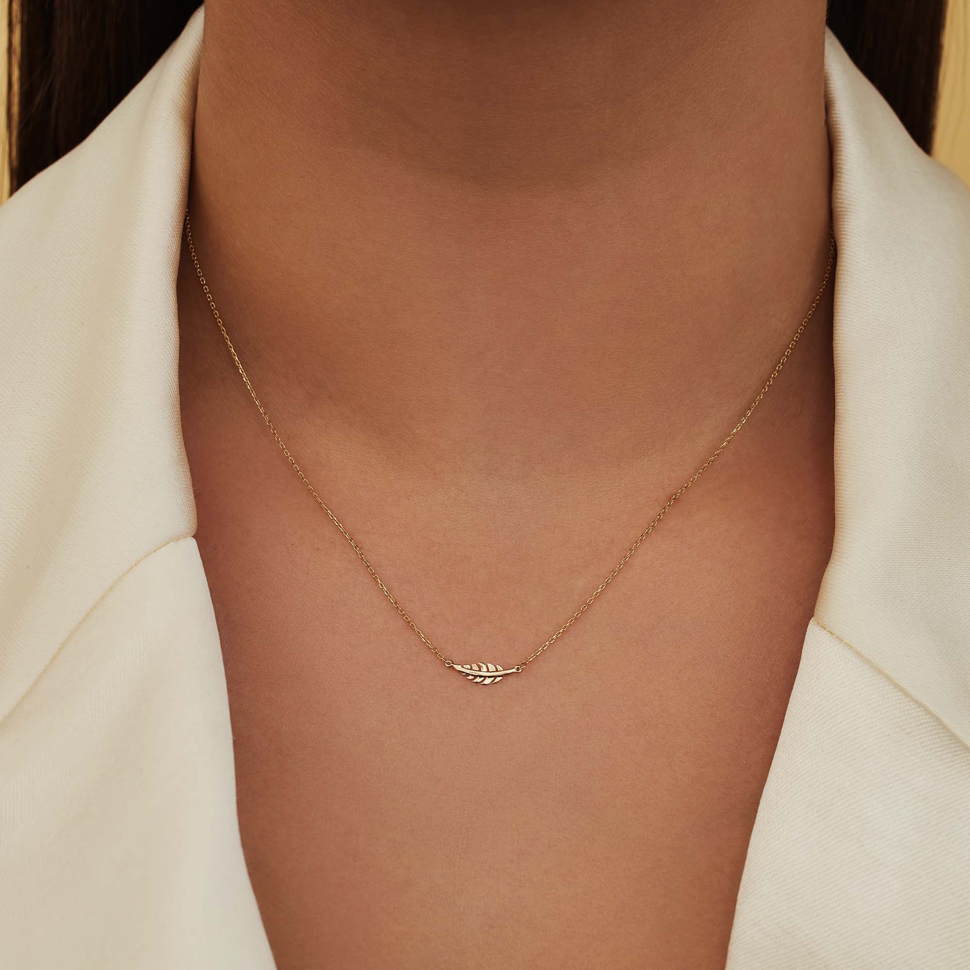Monceau Giselle 14 karat gold necklace with feather - Image 2