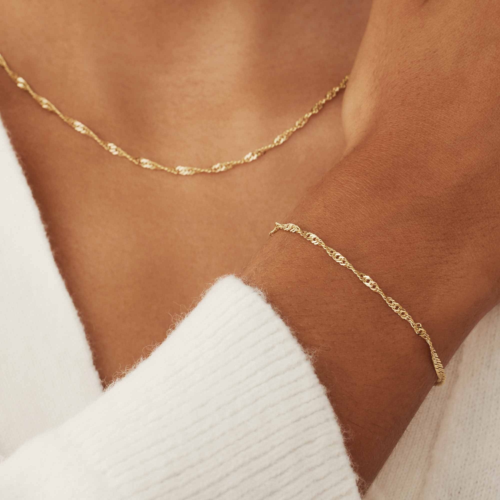 Rivoli Lilou 14 karat gold necklace with twist - Image 4