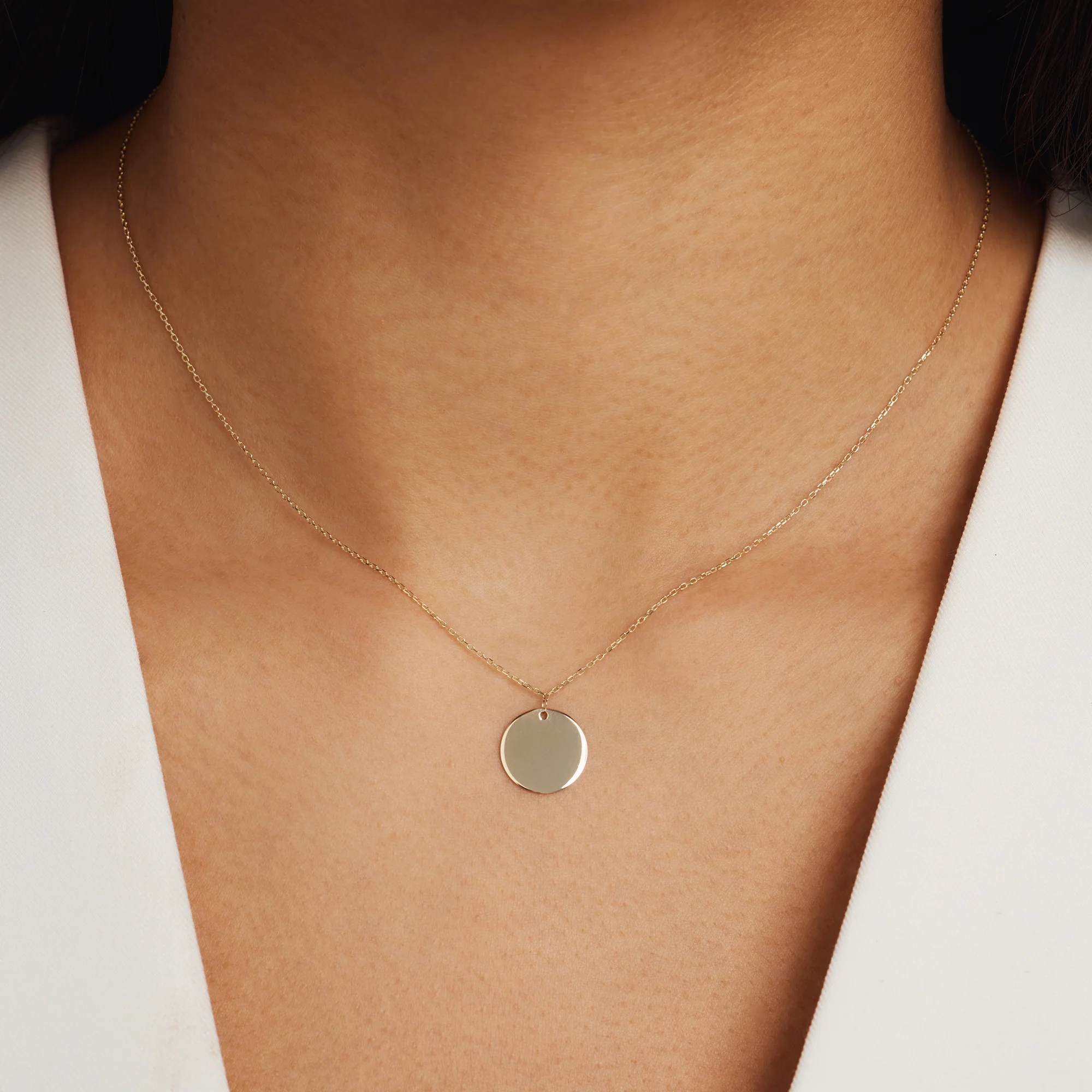 Le Marais Jeanne 14 karat gold necklace with coin - Image 3