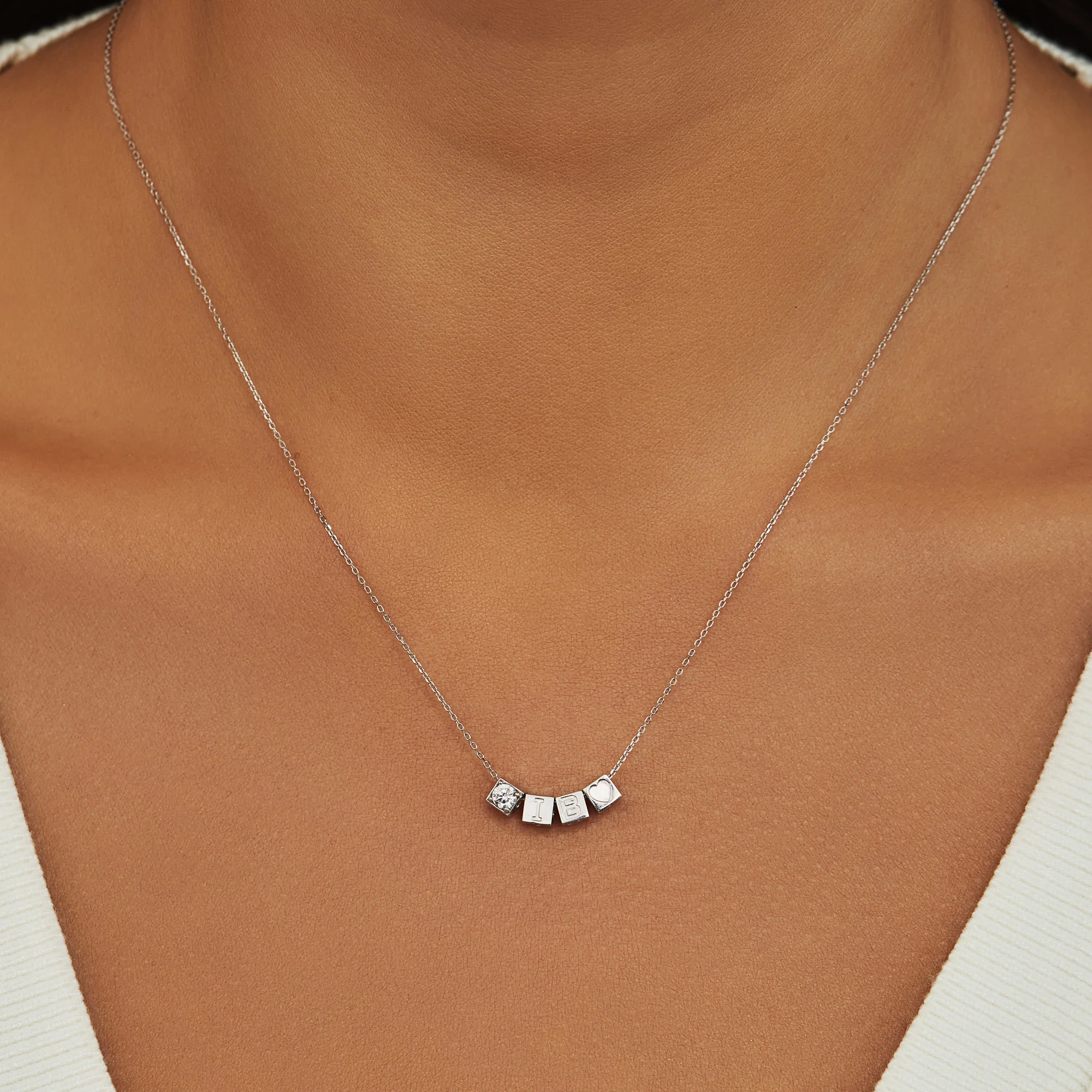 Saint Germain Felie 14 karat white gold cube charm with heart - Image 4