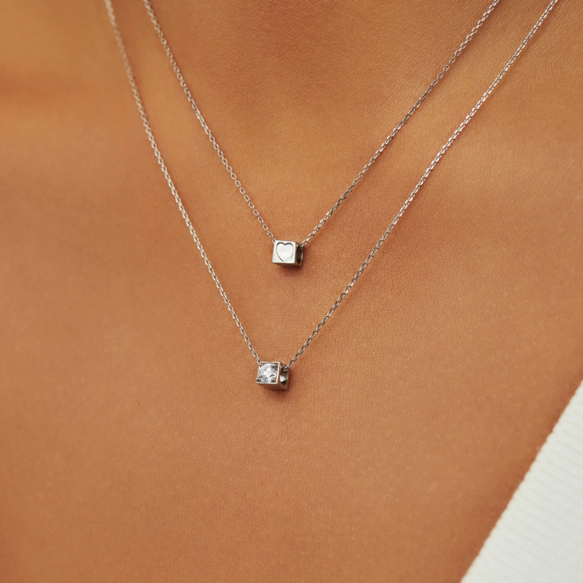 Saint Germain Felie 14 karat white gold cube charm with heart - Image 5