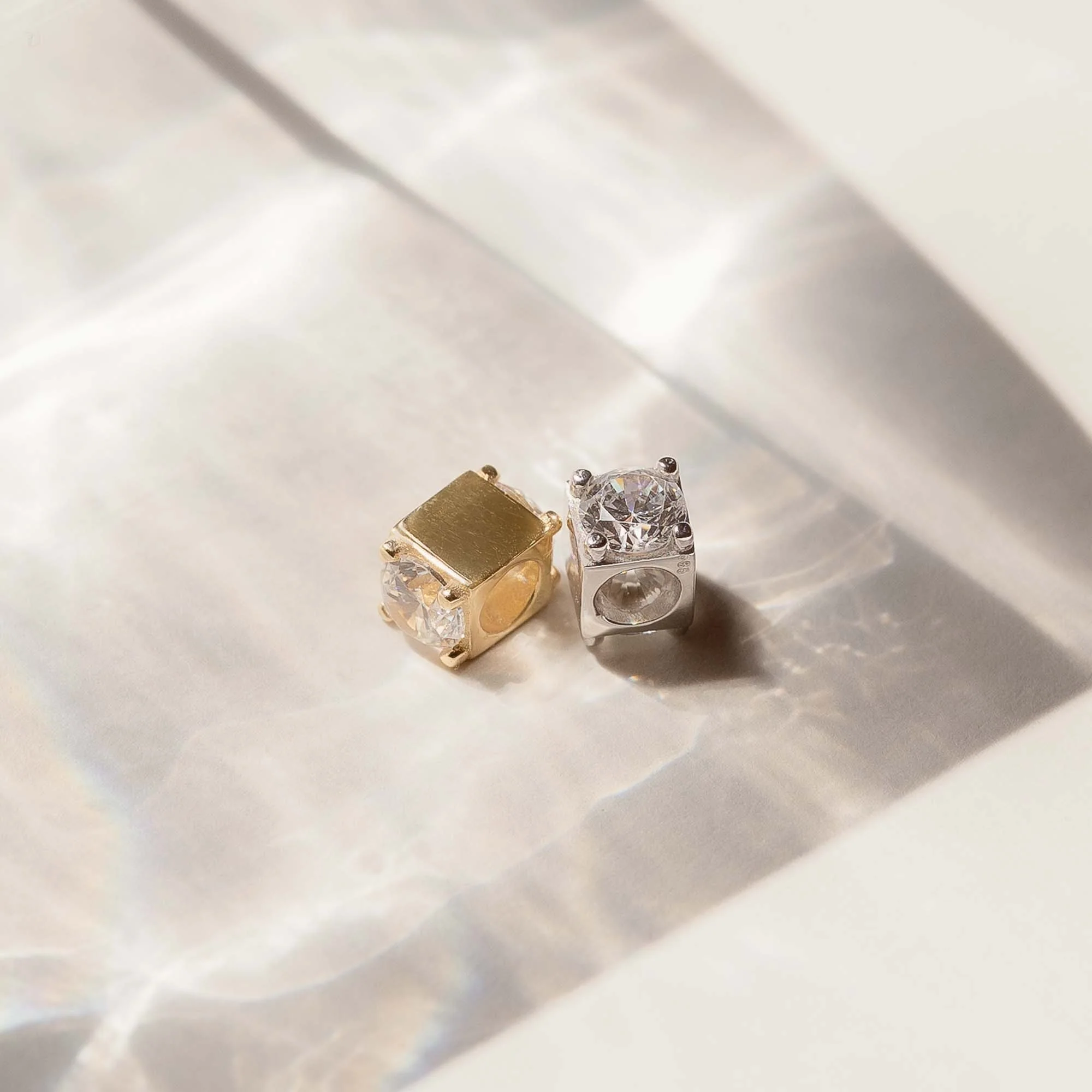 Saint Germain Felie 14 karat white gold cube charm with zirconia stone - Image 6