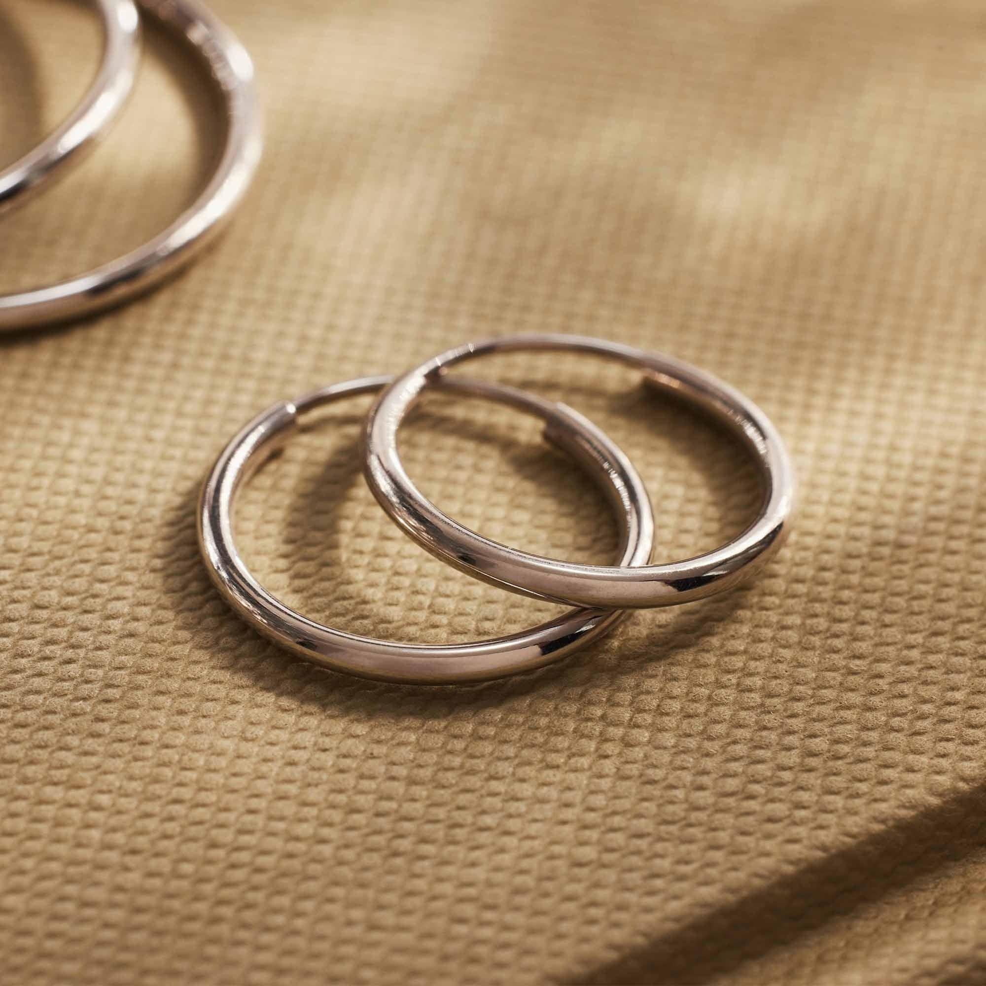 Saint Germain Cerise 14 karat white gold hoop earrings (18 mm) - Image 4