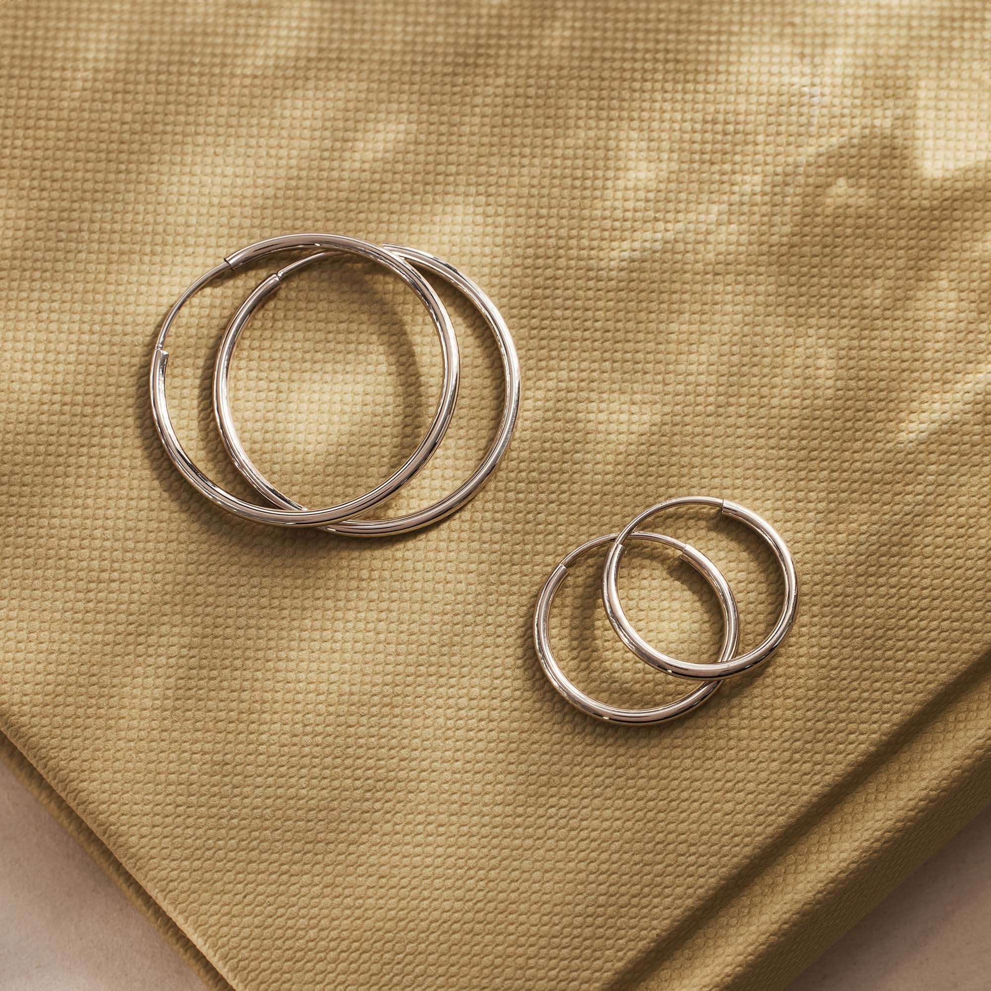 Saint Germain Cerise 14 karat white gold hoop earrings (18 mm) - Image 5