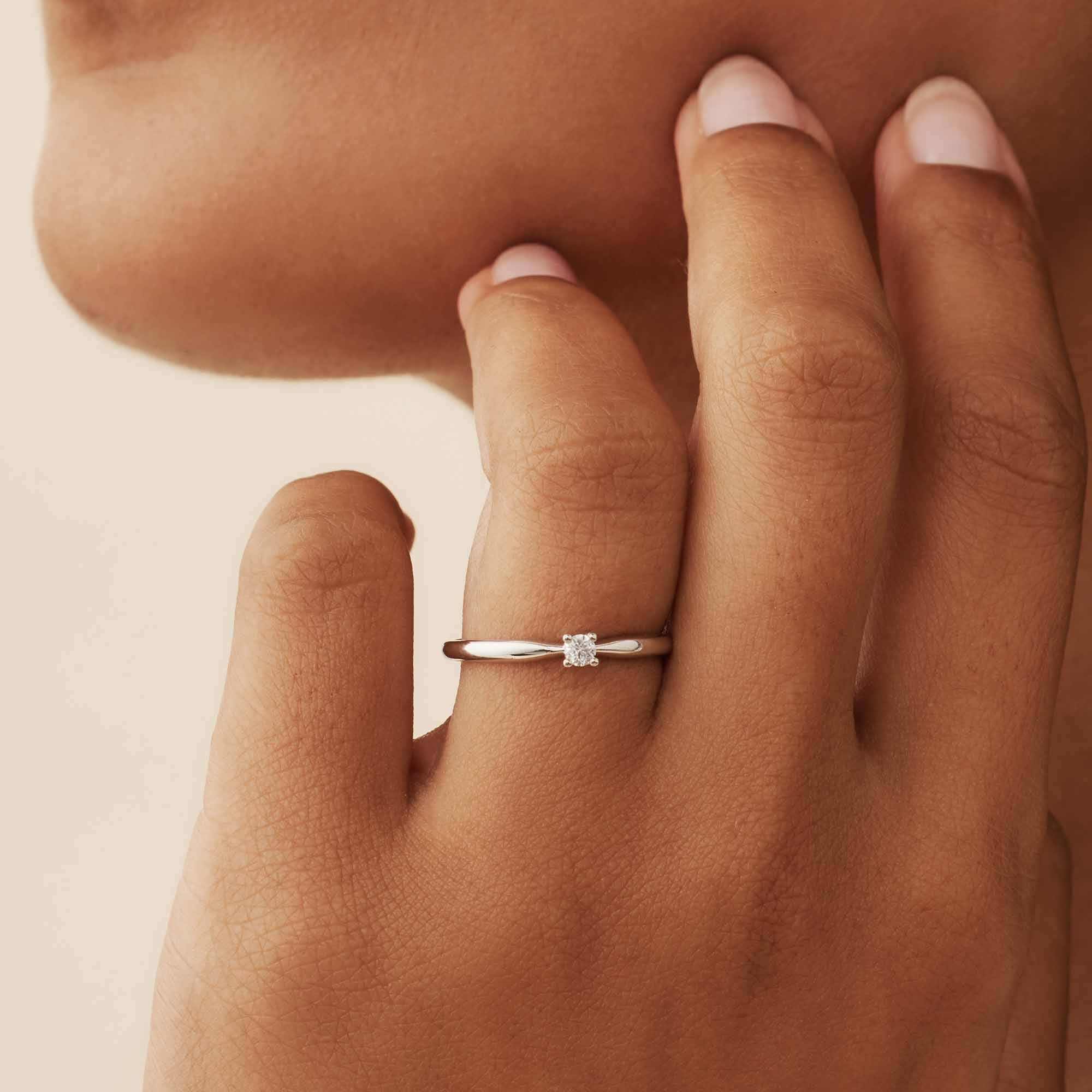 De la Paix Christine 14 karat white gold ring with diamond 0.10 carat - Image 3