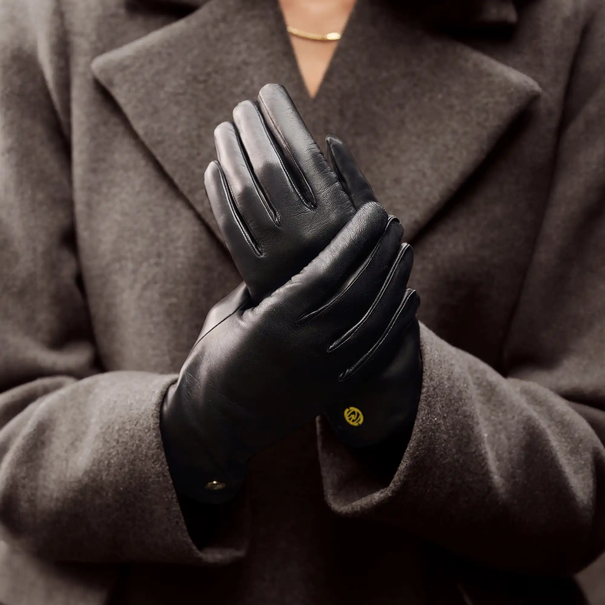 Honoré Eleanor black goatskin leather gloves - Image 2