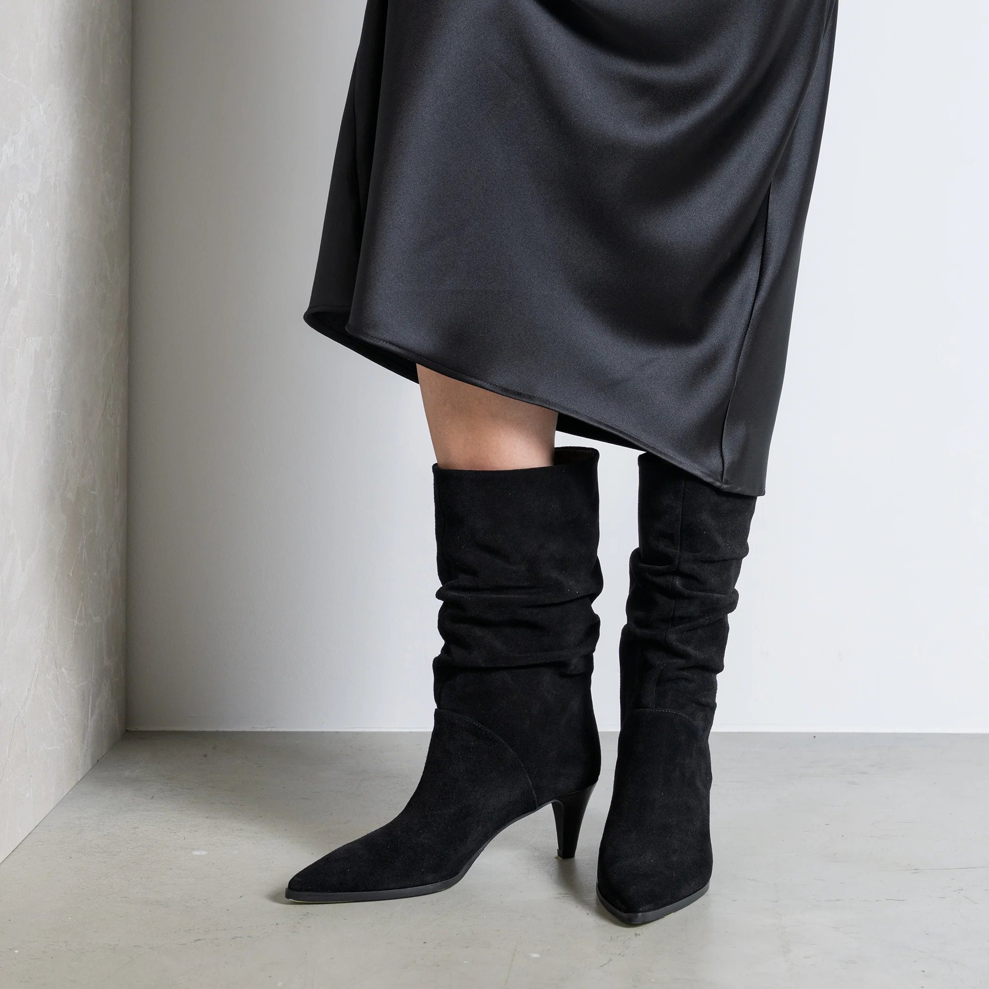 Vendôme Margot black suede boots - Image 2