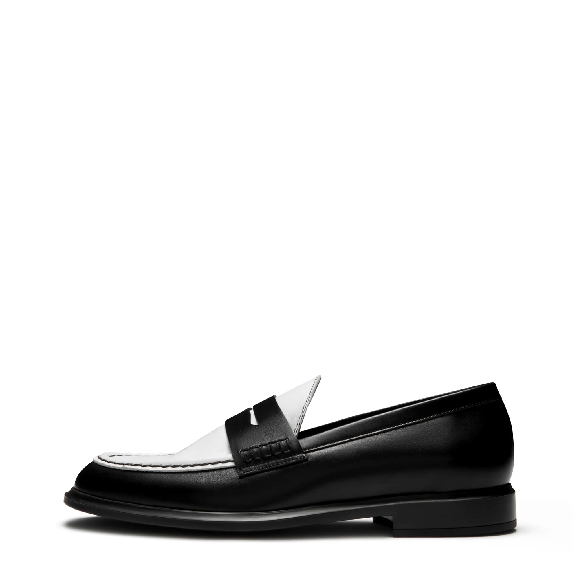 Vendôme Blandine black and white calfskin leather loafers - Image 4