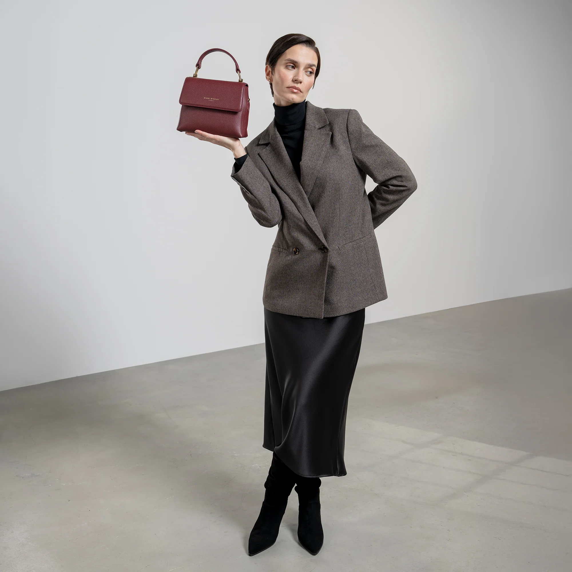 Femme Forte Heline bordeaux red calfskin leather handbag - Image 3