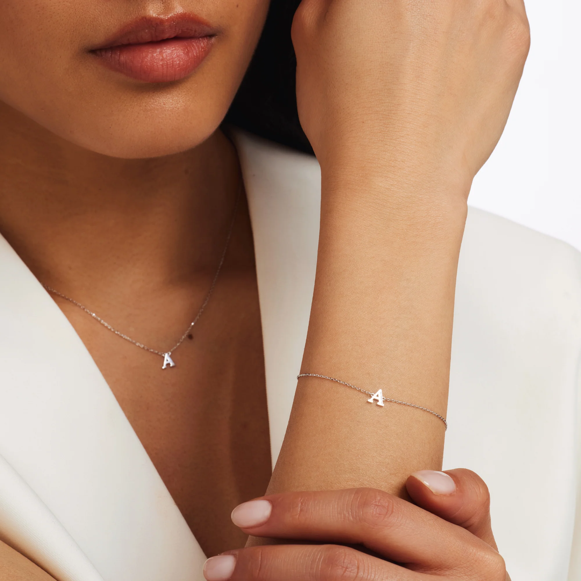Saint Germain Rachel 14 karat white gold initial bracelet with letter - Image 3