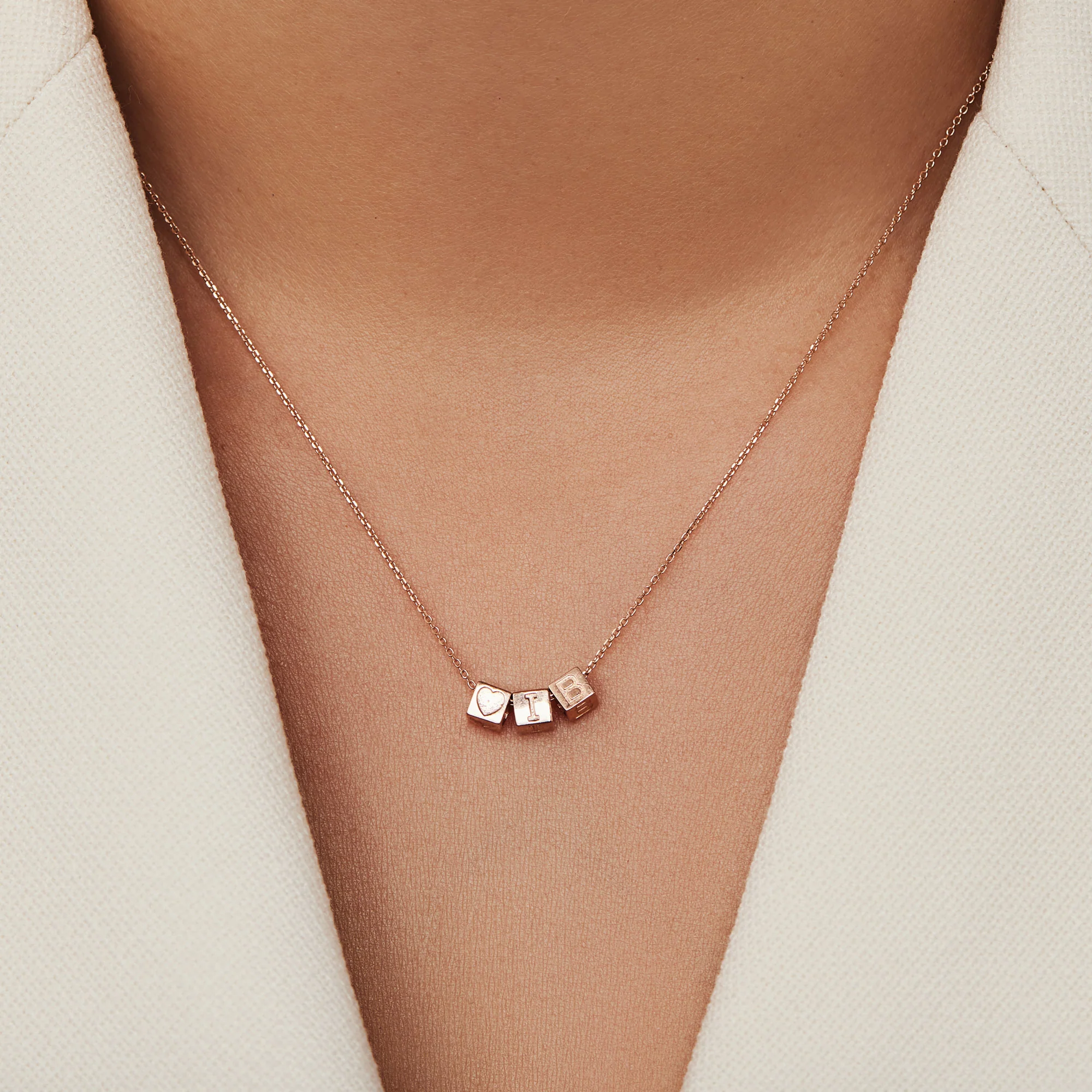 La Concorde Felie 14 karat rose gold cube initial with letter - Image 6