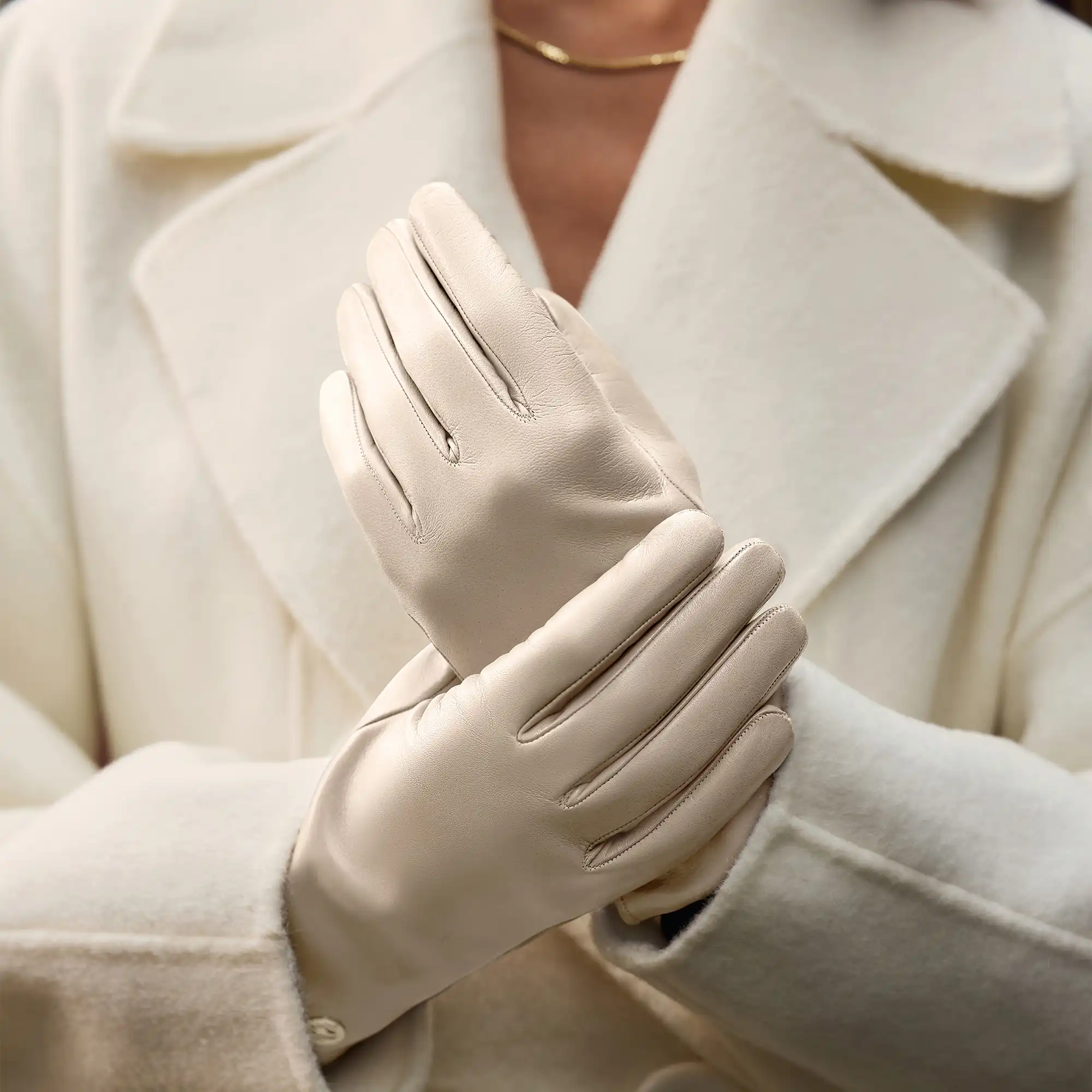 Honoré Eleanor cream goatskin leather gloves - Image 2