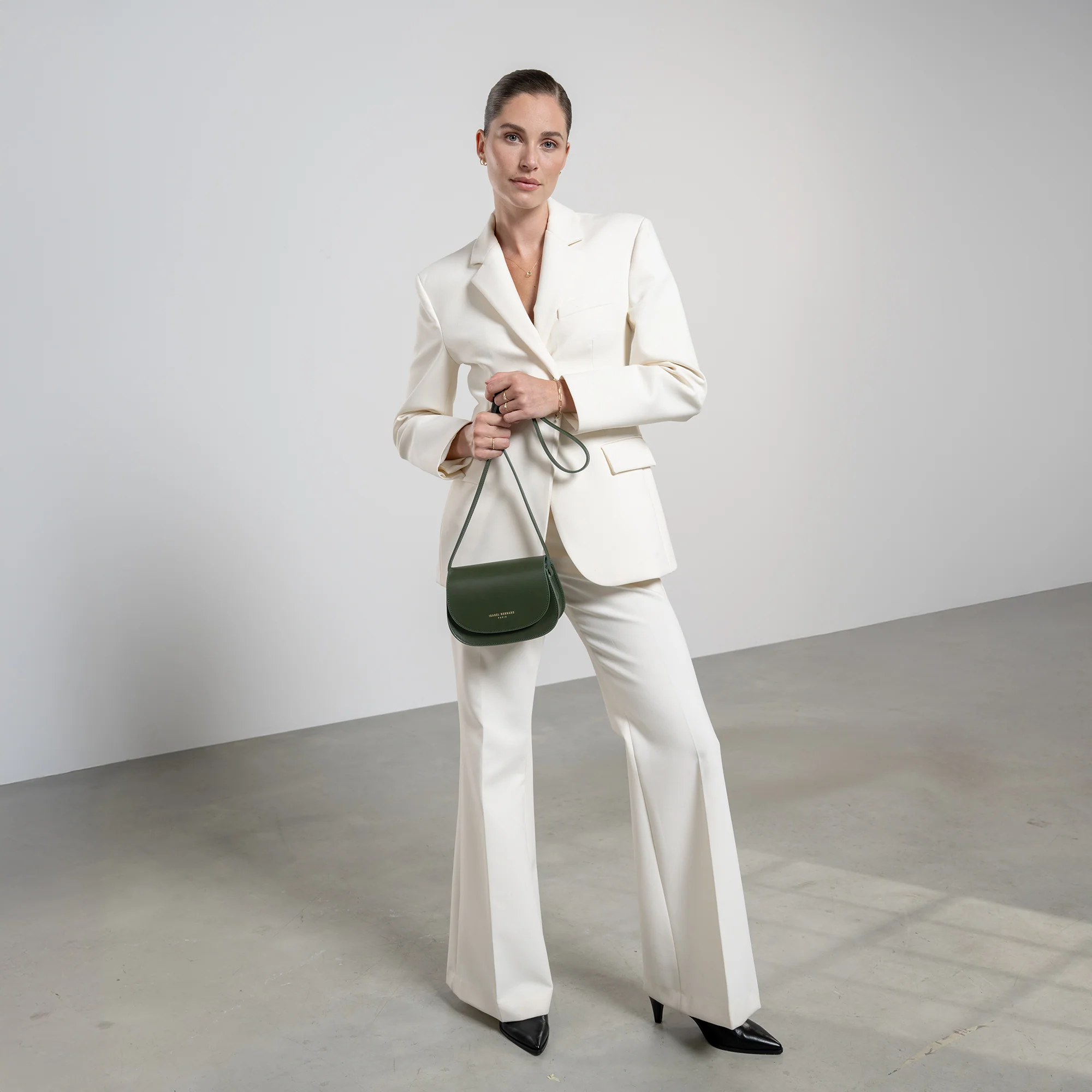 Montmartre Manon green vegetable tanned leather crossbody bag - Image 3