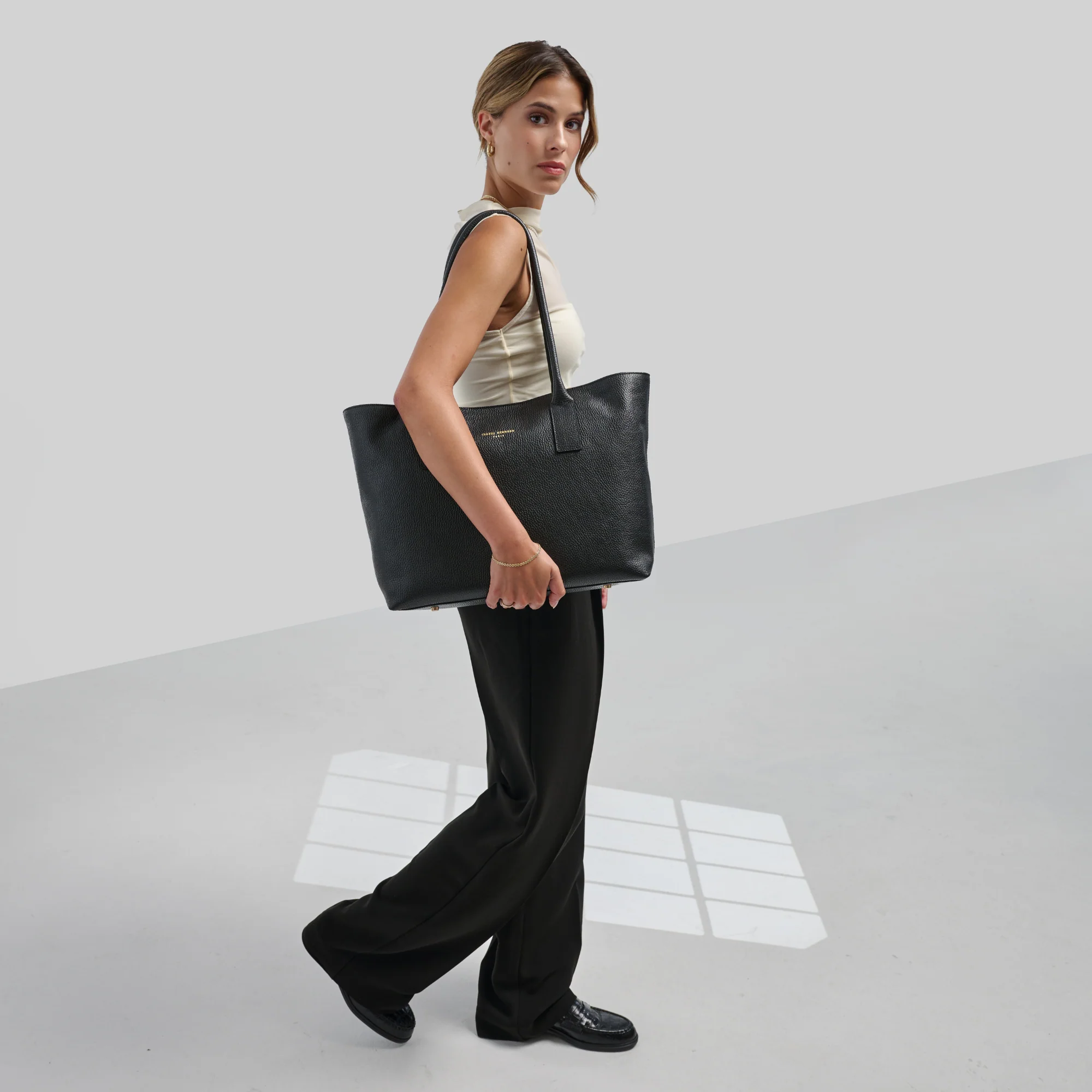 Honoré Elin Black calfskin leather shoulder bag - Image 2