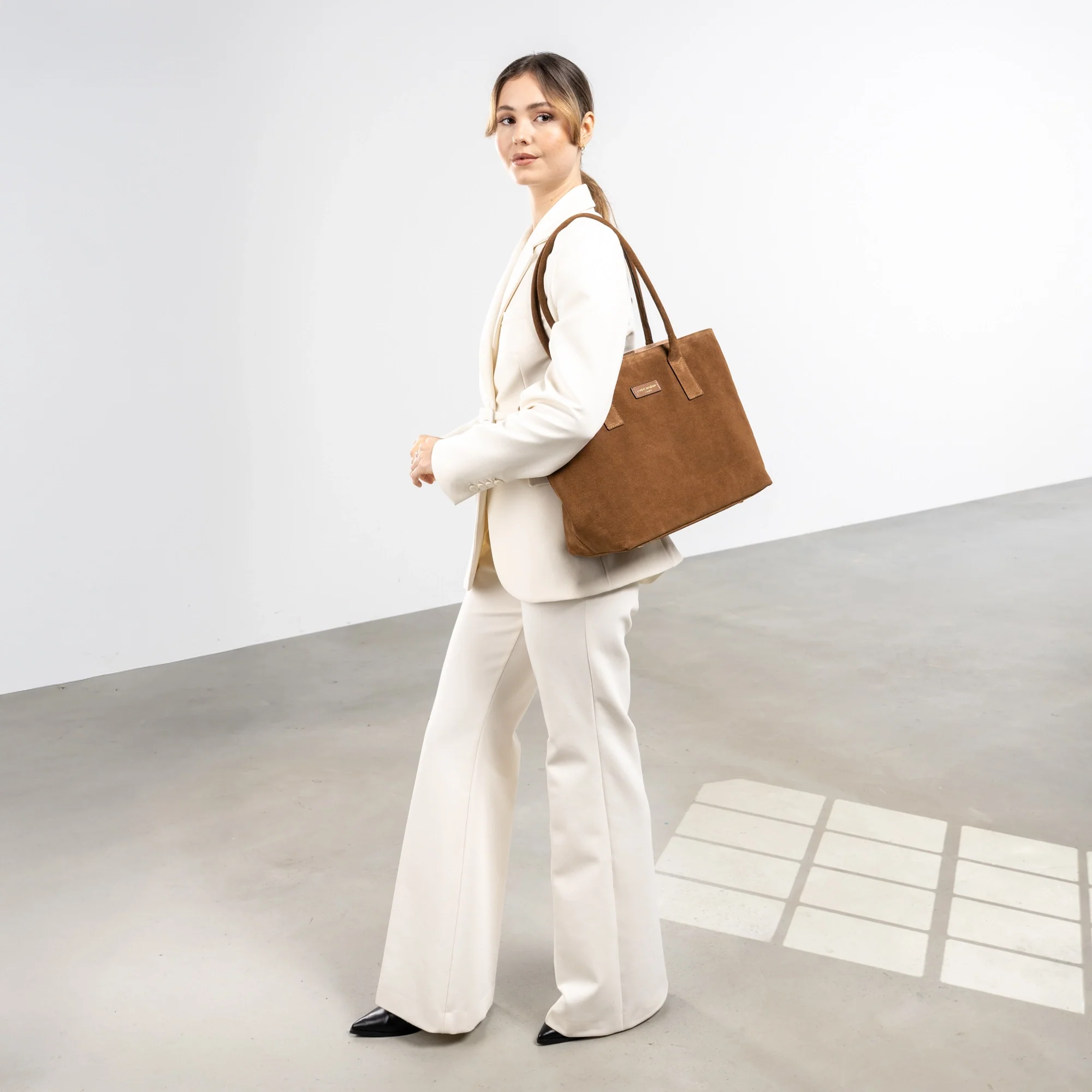 Honoré Elin Brown Suede shoulder bag - Image 2