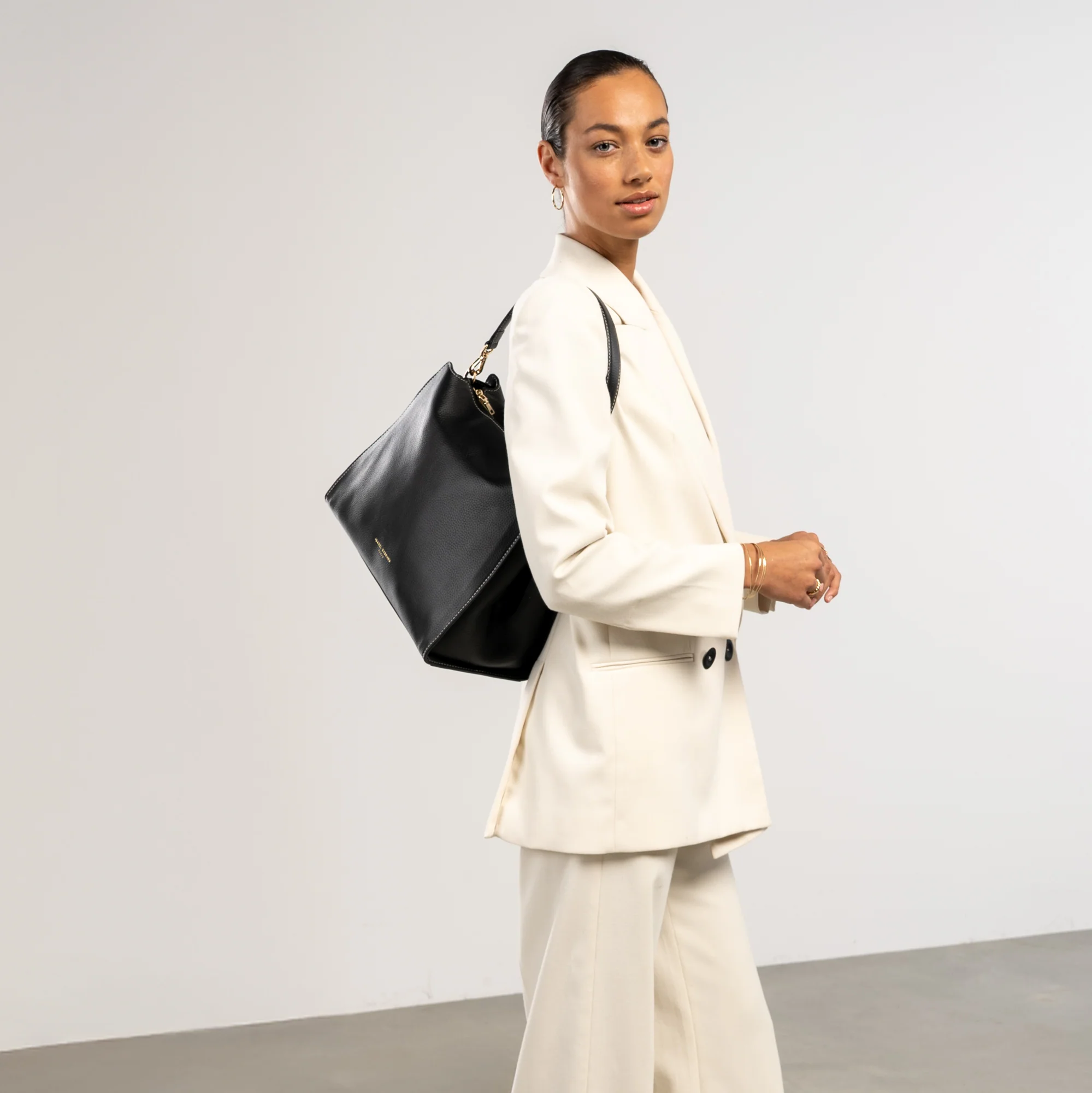 Honoré Emma Black Shoulder Bag - Image 2