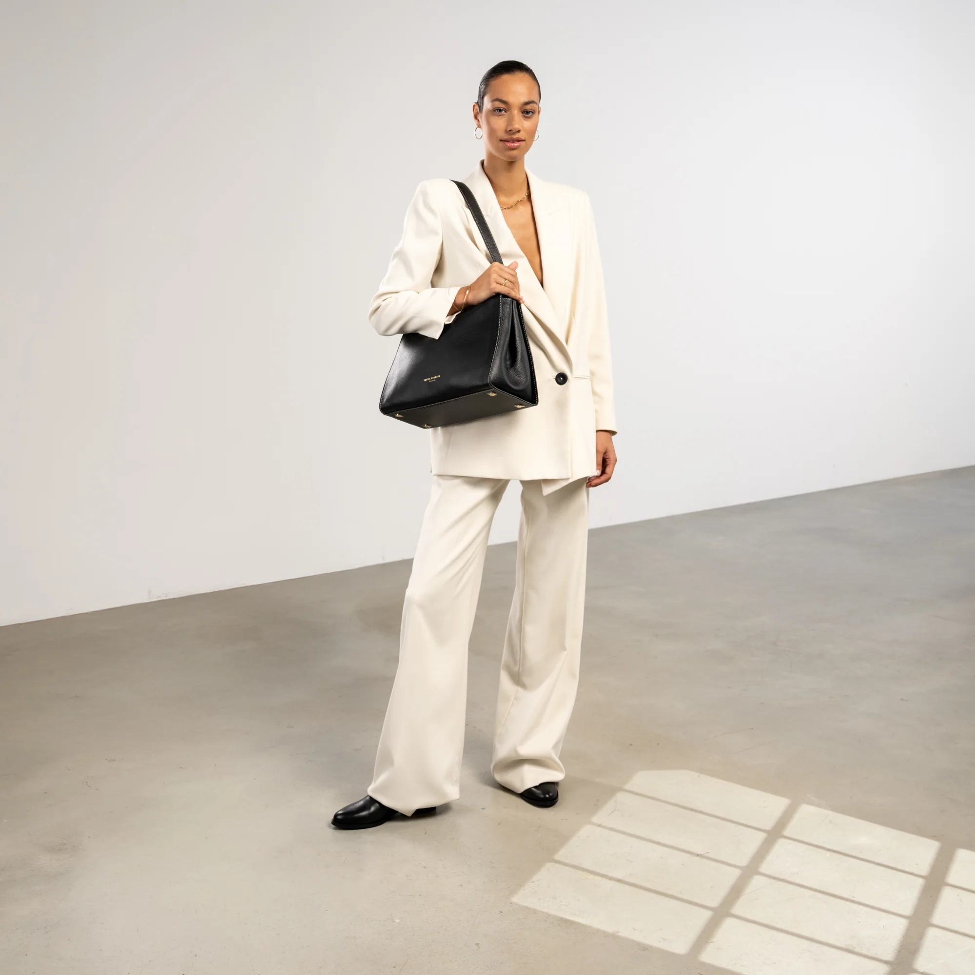Honoré Emma Black Shoulder Bag - Image 5