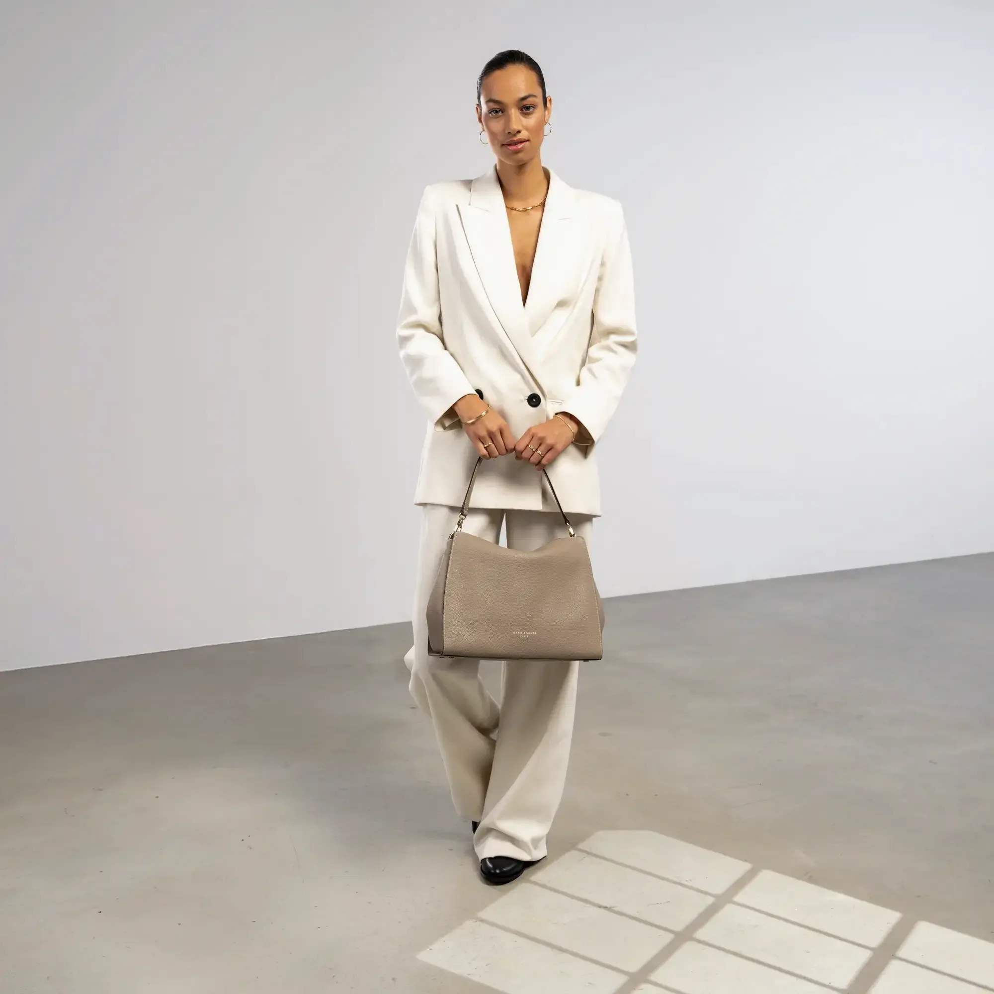 Honoré Emma Taupe Shoulder Bag - Image 5
