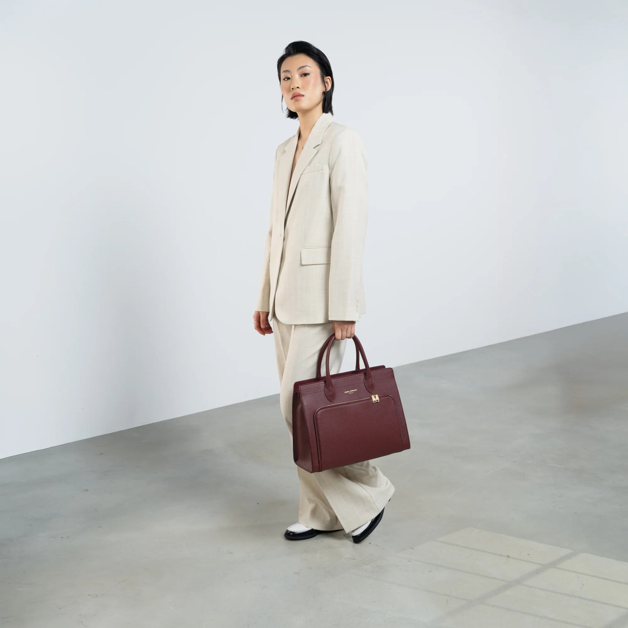 Honoré Nadine bordeaux red calfskin leather handbag with 13 inch laptop pocket - Image 2