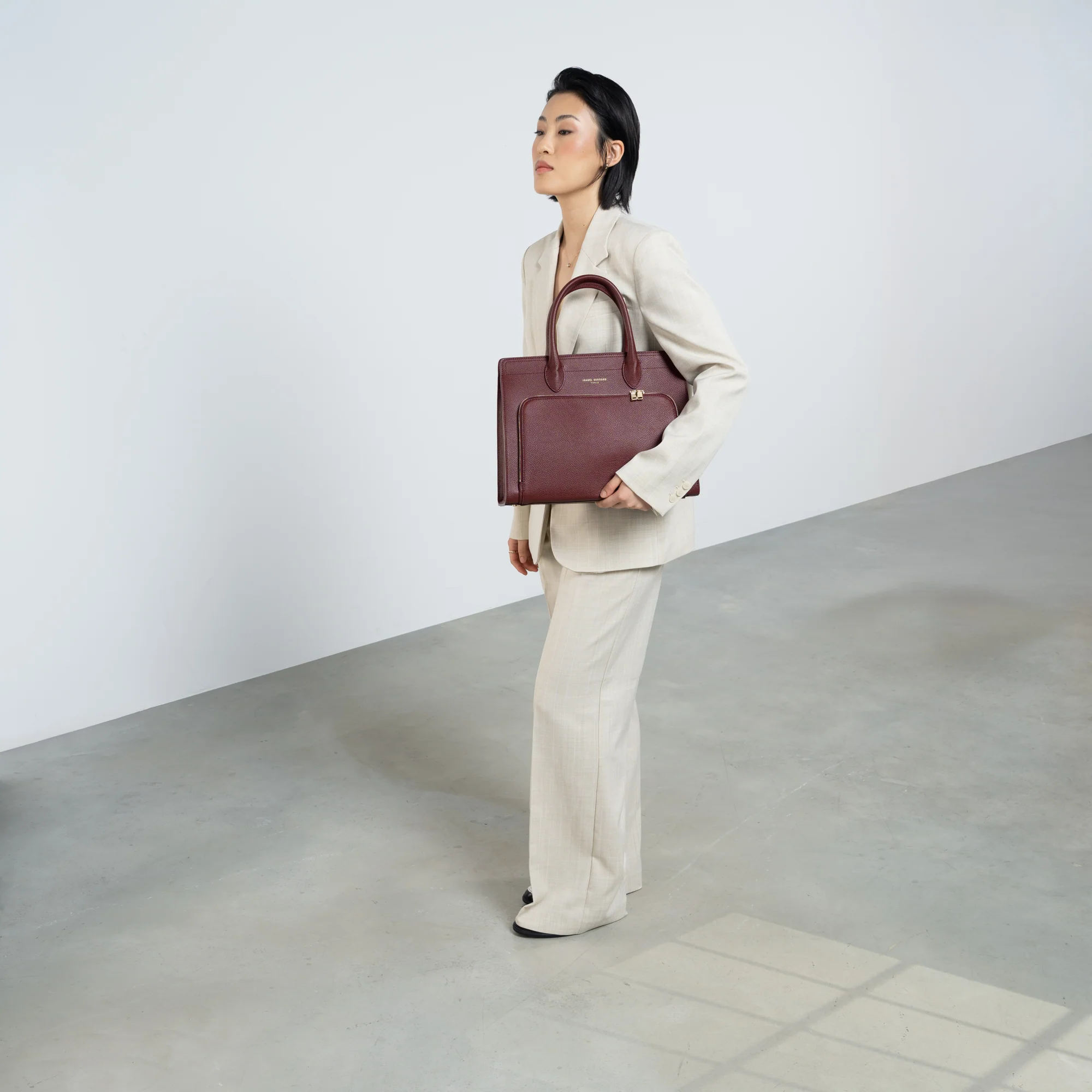 Honoré Nadine bordeaux red calfskin leather handbag with 13 inch laptop pocket - Image 3