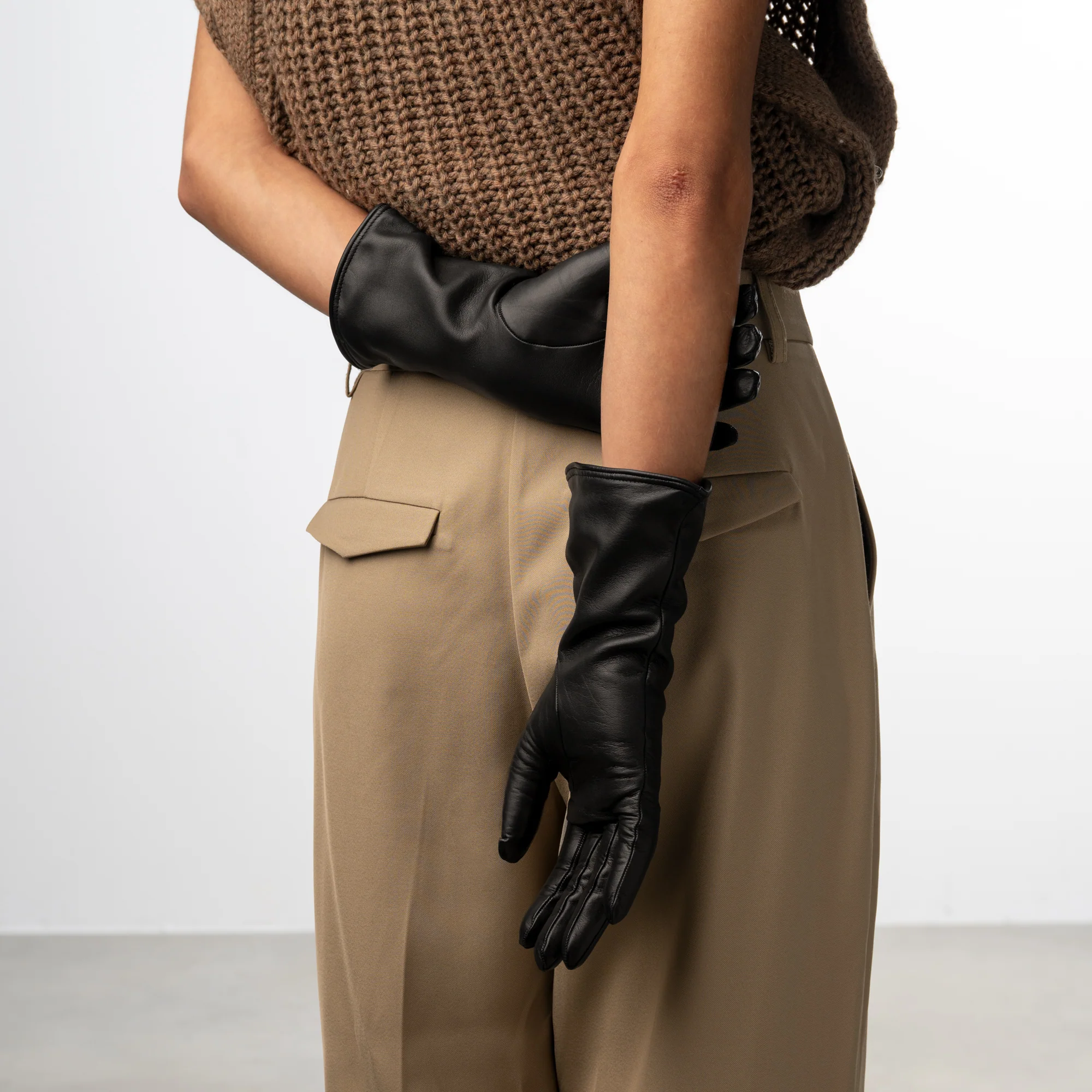 Honoré Sylvie black goatskin leather gloves - Image 3
