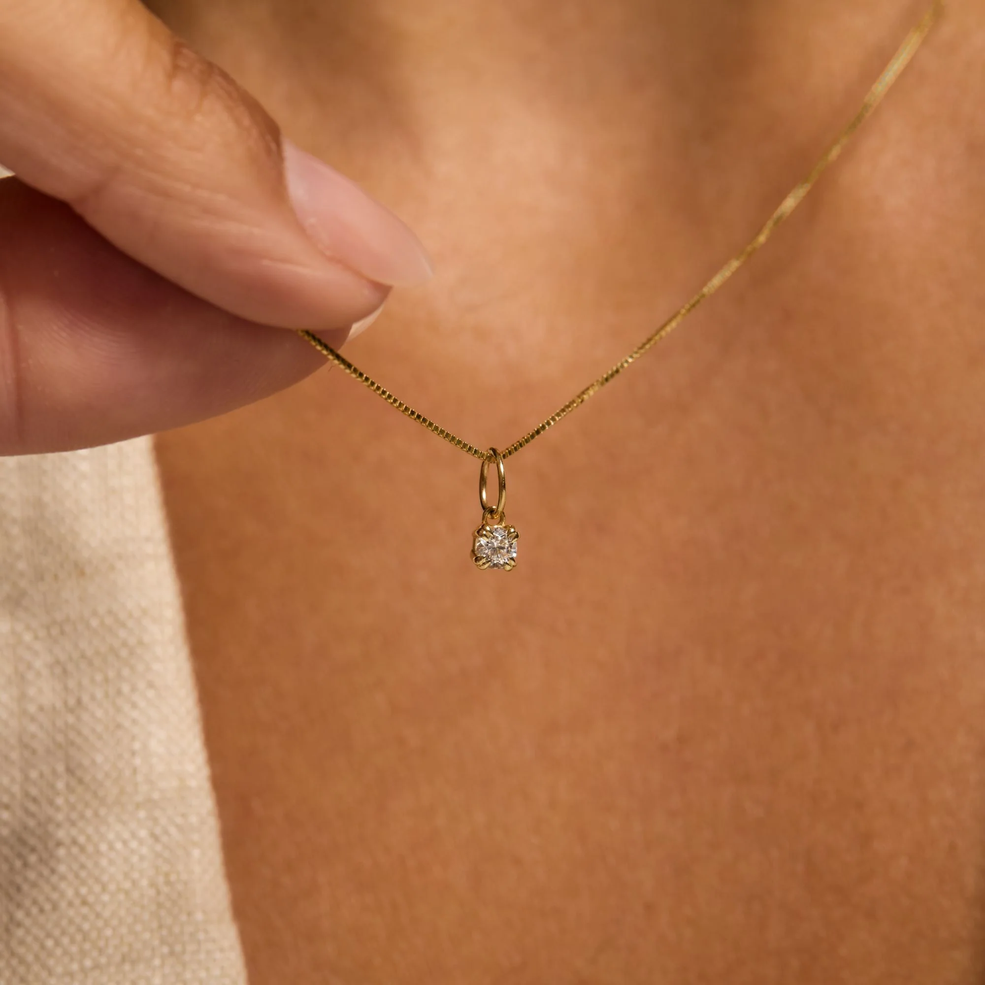 Le Marais Square Zirconia 14 karat gold charm - Image 2
